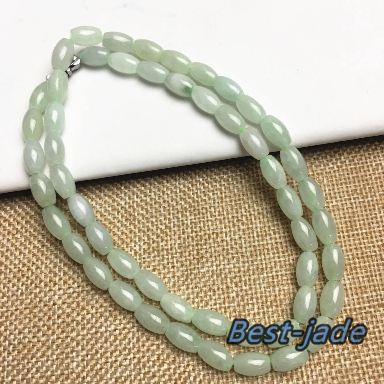 Zertifizierte natürliche Jade der Klasse A und handgeschnitzte Halskette Mädchenkette Jadeit Runde Perle Größe: 6*9 mm Grüner Edelstein aus Burma