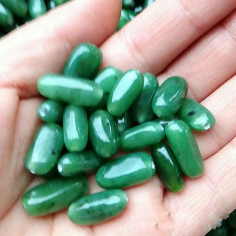 10 Stück natürliche kanadische Jade Nephrit Blume Grünstein Pounamu Perlen Perle Maori Stil neuseeländische Jade