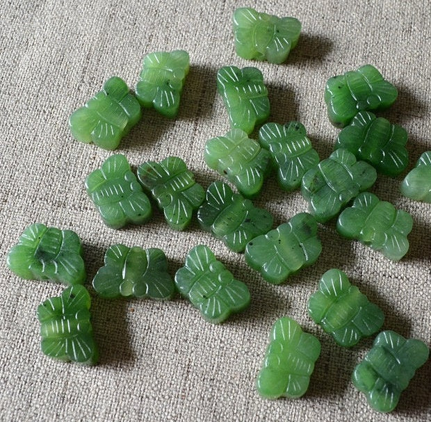 10 Stück kleine Schmetterlingsperlen, natürliche kanadische Jade, Nephrit, Grünstein, Pounamu-Perle, Maori-Stil, NZ-Jade, Kügelchen, grüner Jade