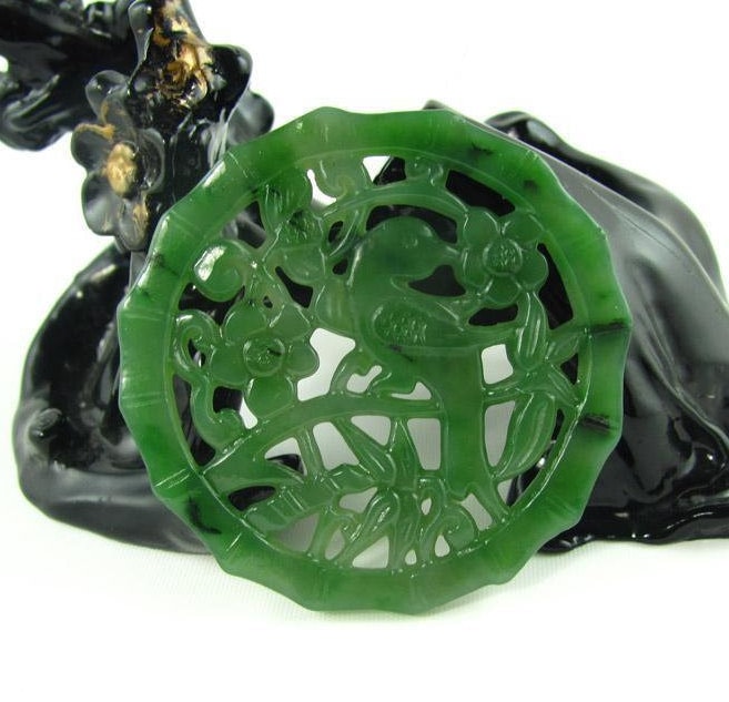 Green Nephrite Hollow Pendant NZ Greenstone jasper Pounamu Children Canadian jade Gemstones grüner Beads яшма Chinese Lady Necklace 喜上眉梢