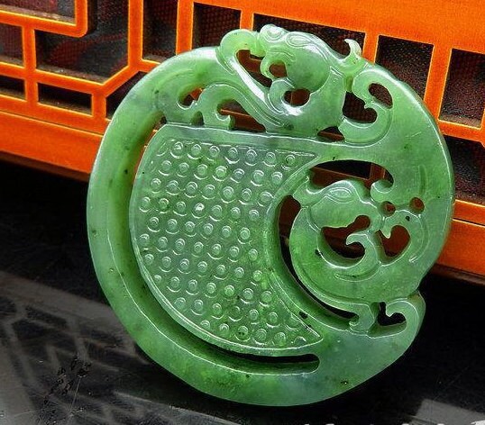 Vintage Dragon Green Nephrite Hollow Pendant NZ Greenstone jasper Pounamu Canadian jade Gemstones grüner Beads яшма Chinese Lady Necklace