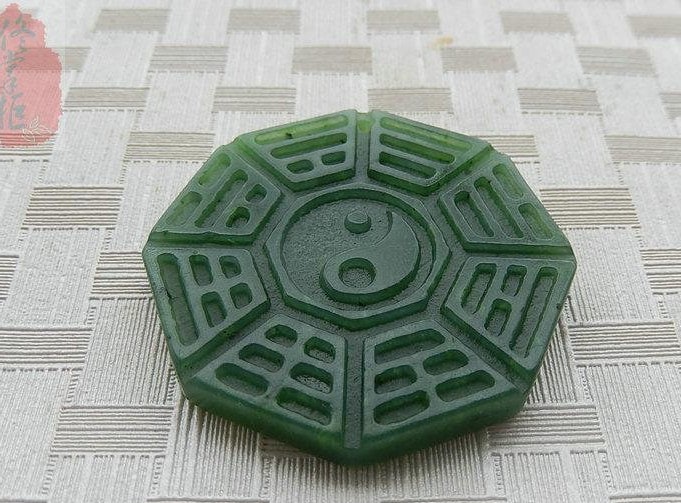 Vintage amulet Green Nephrite Hollow Pendant NZ Greenstone jasper Pounamu Canadian jade Gemstones grüner Beads яшма Chinese Lady Necklace