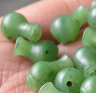 10 Stück Happiness Vase Perlen natürliche kanadische Jade Nephrit Greenstone Pounamu Perle Maori Stil NZ Jade капля Kügelchen Jaspe grüner BC