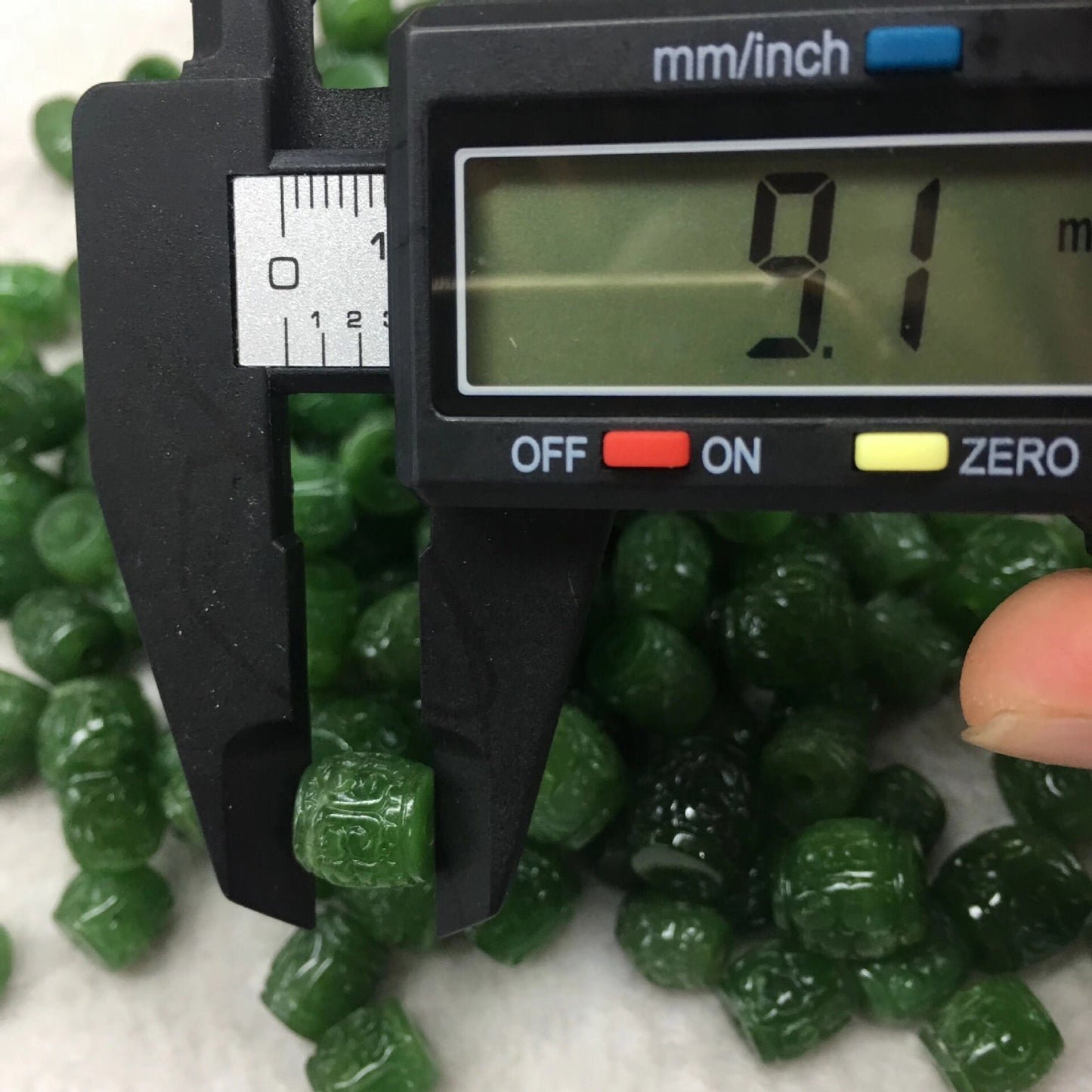 Small Barrel Beads Natural Green Canadian jade Nephrite Greenstone Pounamu Pearl Maori style NZ jade капля Kügelchen jaspe grüner Jade