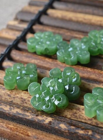 10 Stück kleine Glücksperlen, natürliche kanadische Jade, Nephrit, Grünstein, Pounamu-Perle, Maori-Stil, NZ-Jade, Kügelchen, grüner Jade