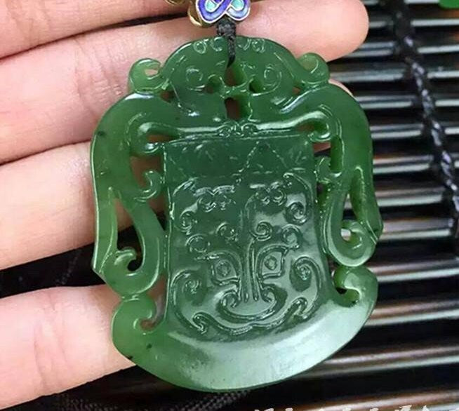 Green Nephrite Hollow Pendant NZ Greenstone jasper Pounamu Children Canadian jade Gemstones grüner Beads яшма Chinese Lady Necklace 双龙戏珠