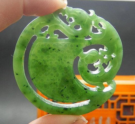 Vintage Dragon Green Nephrite Hollow Pendant NZ Greenstone jasper Pounamu Canadian jade Gemstones grüner Beads яшма Chinese Lady Necklace