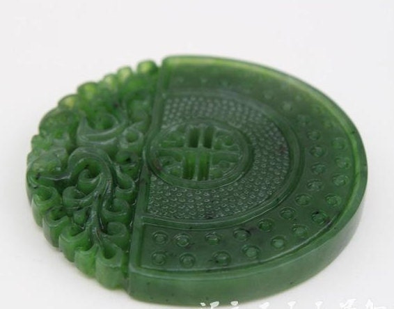 Vintage Dragon Green Nephrite Hollow Pendant NZ Greenstone jasper Pounamu BC Canadian jade Gemstones grüner Beads Chinese Lady Necklace