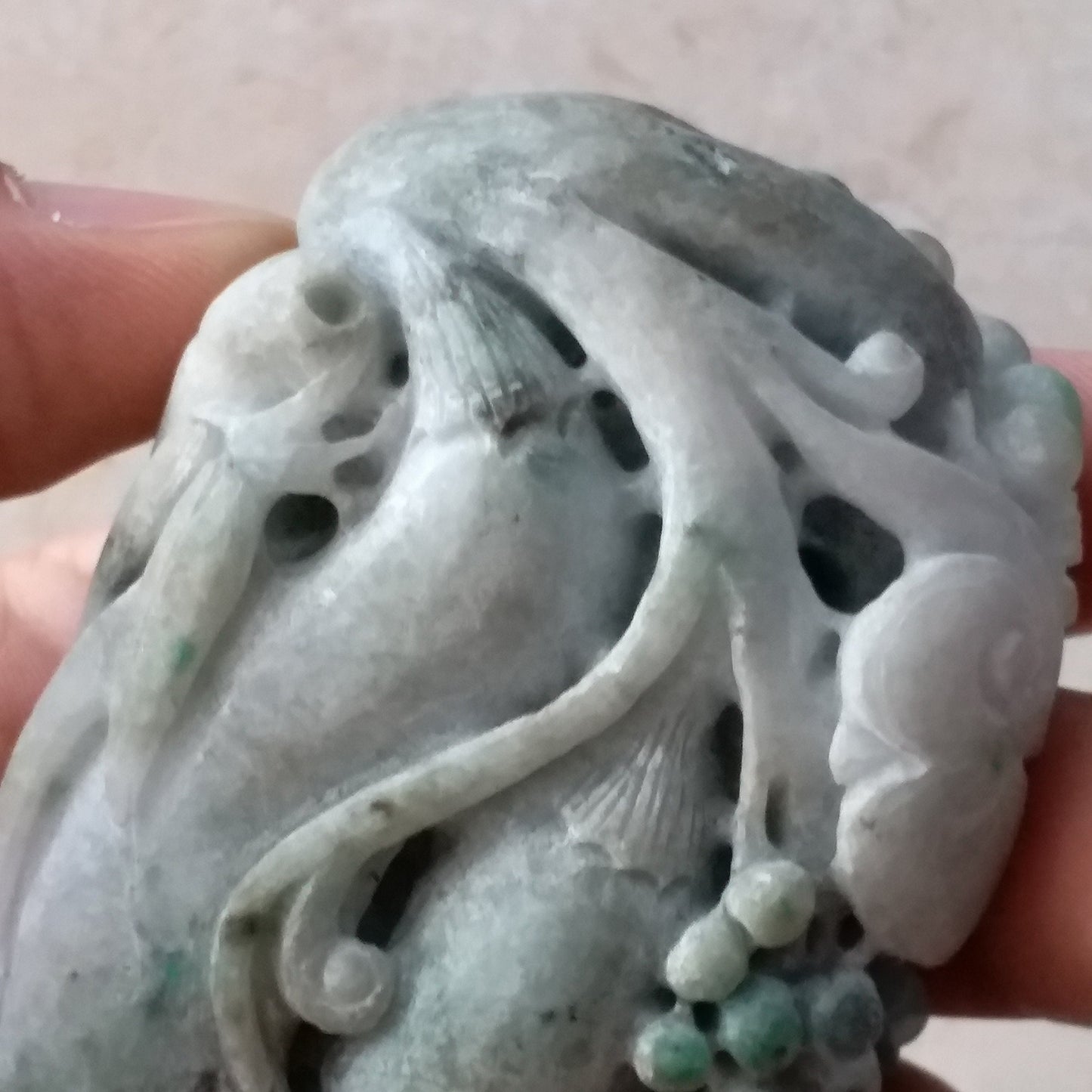 Hand Held Massage Jadeite Big pendant No polishing Hand craved Natural(Grade A)Green Burma jade BEADS Anhänger Gemstone Hanging A stone