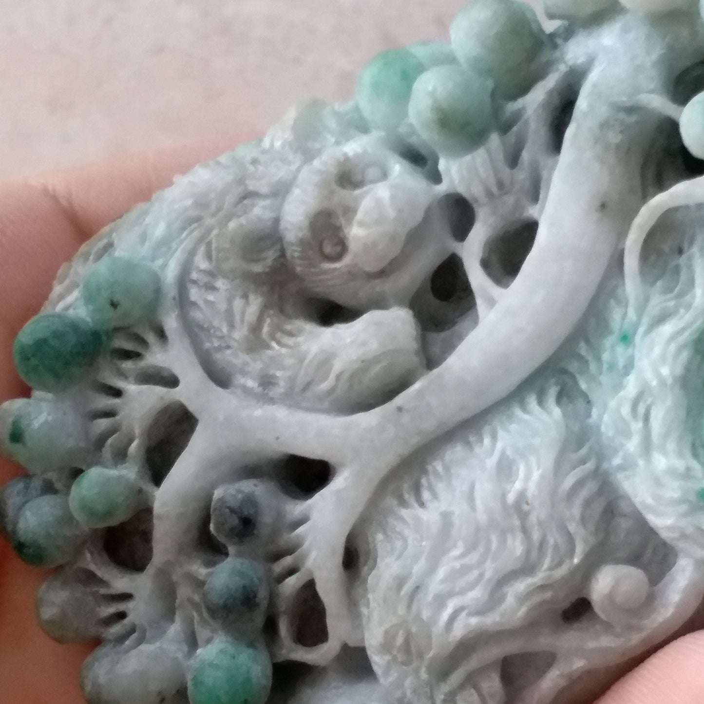 Hand Held Massage Jadeite Big pendant No polishing Hand craved Natural(Grade A)Green Burma jade BEADS Anhänger Gemstone Hanging A stone