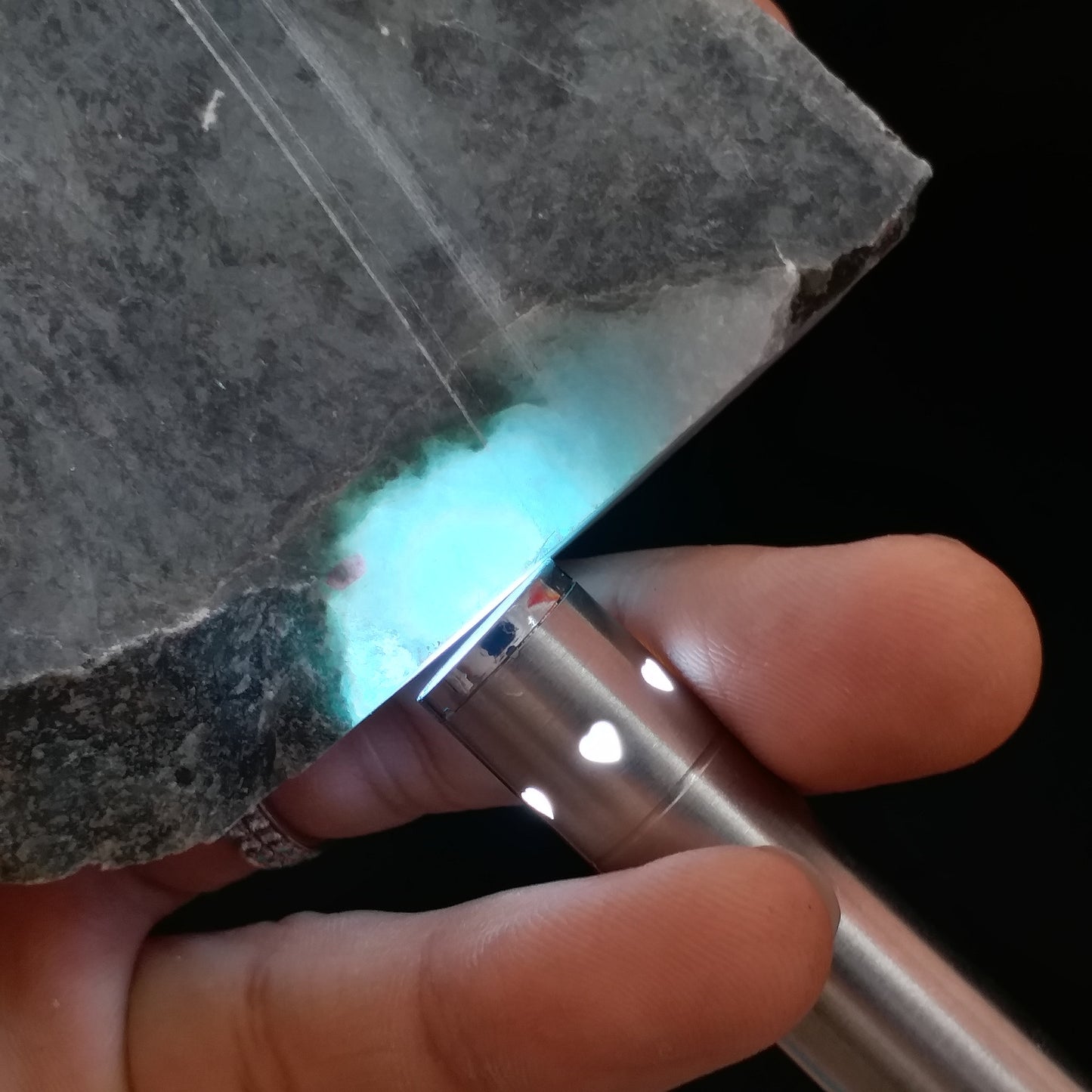 433g Natürliche unregelmäßige Form Schnee-Jadeit Rohstein Burma Jade-Vorform der Güteklasse A Rauer Jade-Burma-Stein Grüne Jade Eis-Jadeit 14