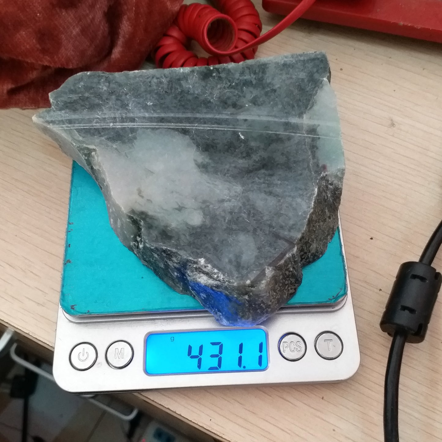 433g Natürliche unregelmäßige Form Schnee-Jadeit Rohstein Burma Jade-Vorform der Güteklasse A Rauer Jade-Burma-Stein Grüne Jade Eis-Jadeit 14