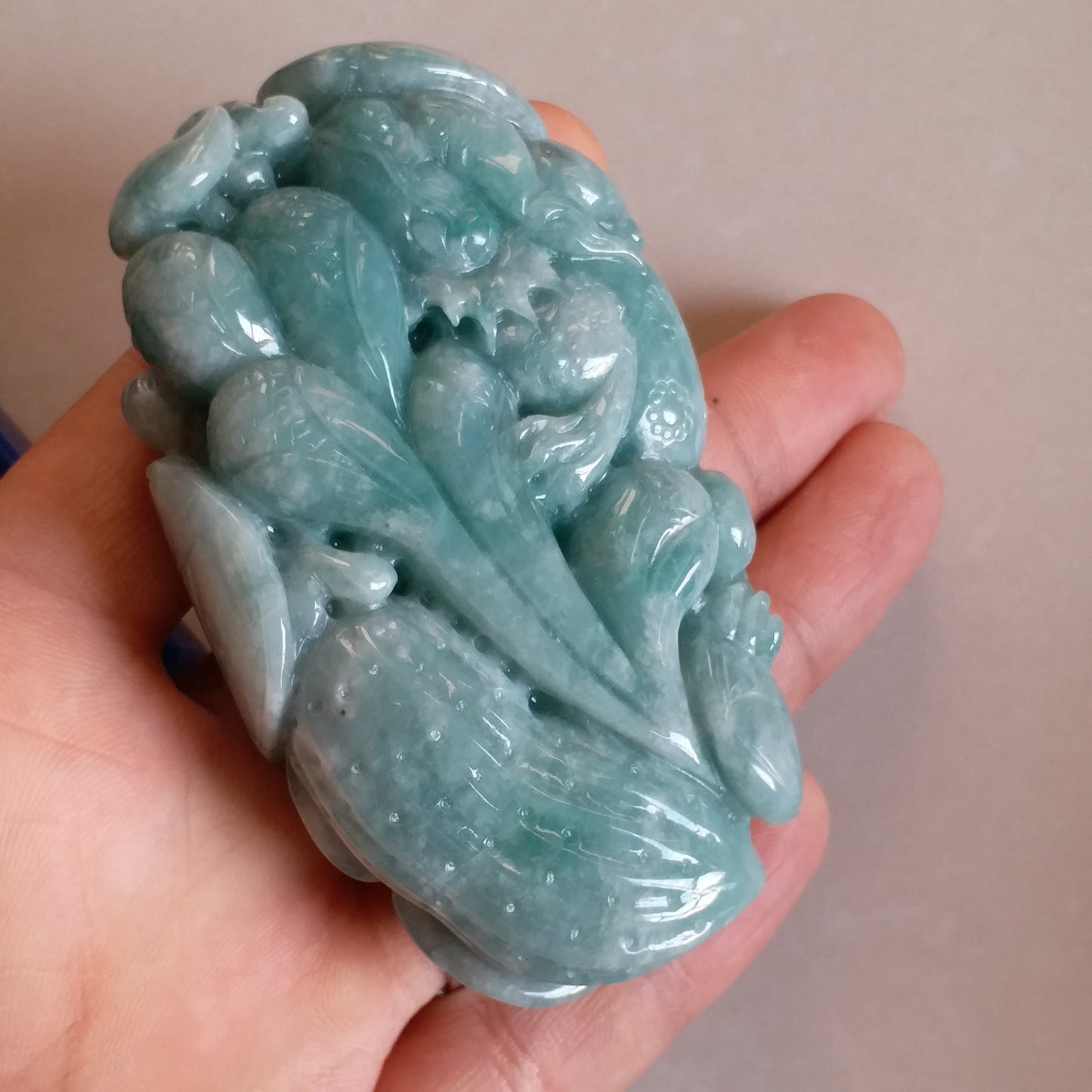 Natural Green Pixiu Hand held Massage Jadeite Hand craved Natural Burma Jade BEADS Anhänger Gemstone Hanging A stone