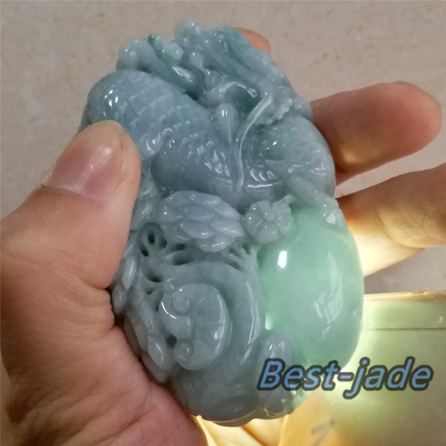 Natural Dragon Hand held Massage Jadeite Hand craved Natural Burma Jade BEADS Anhänger Gemstone Hanging A stone
