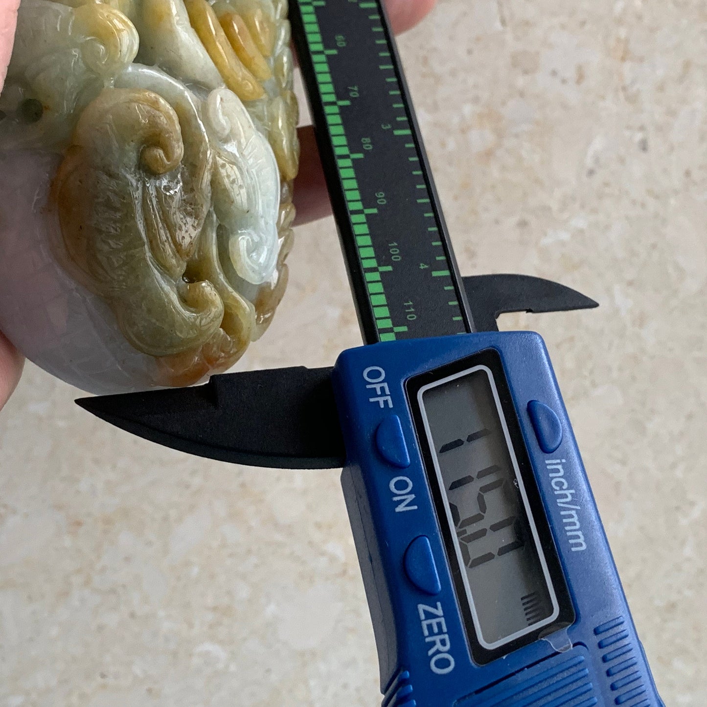 Big Crab Natural Yellow jadeite Hand held Massage Jadeite Hand craved Nature Ice Burma Jade BEADS Gemstone Hanging Tyoe A stone Gemstone