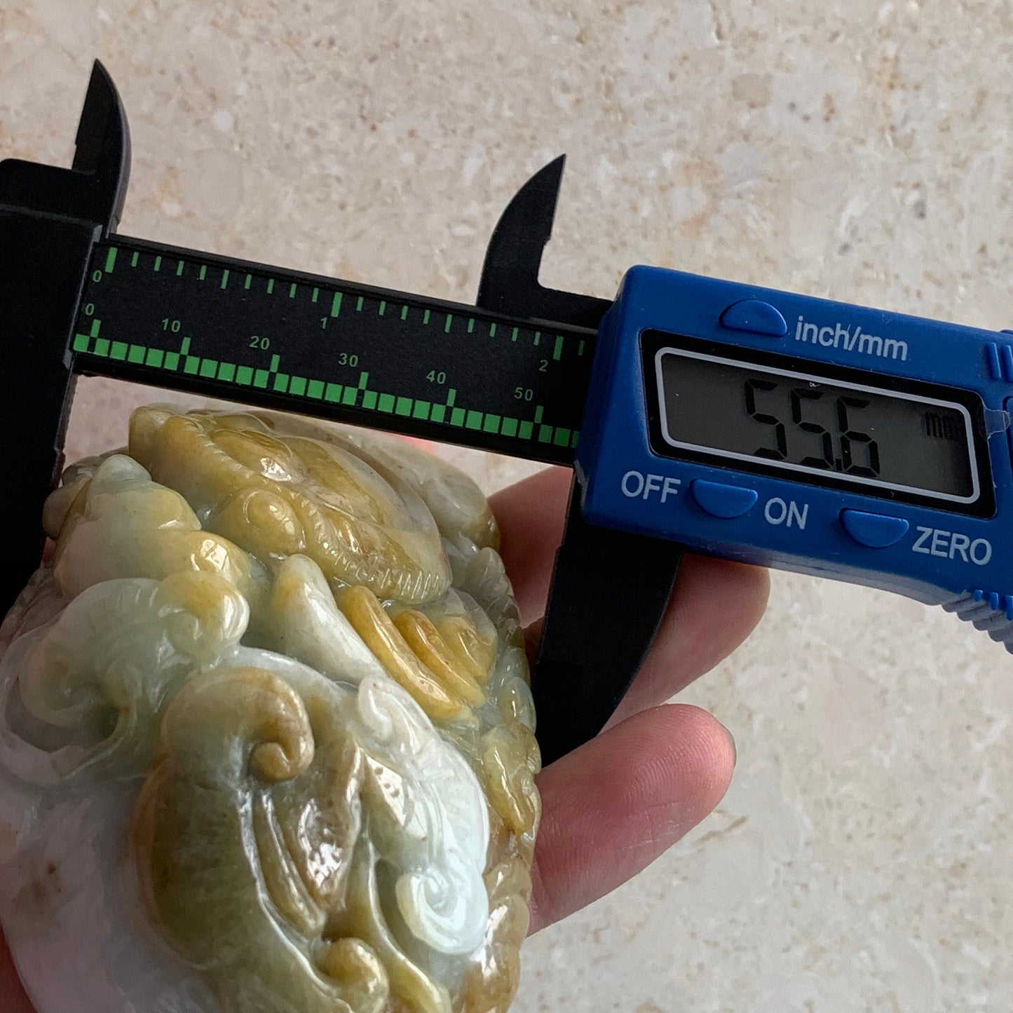Big Crab Natural Yellow jadeite Hand held Massage Jadeite Hand craved Nature Ice Burma Jade BEADS Gemstone Hanging Tyoe A stone Gemstone