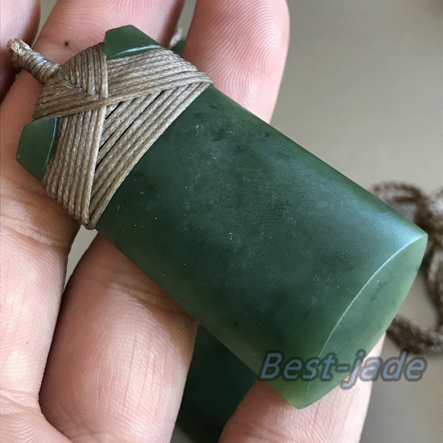 Natürlicher grüner Nephrit Axt Anhänger NEUSEELAND Jade Beil Maori Stil NZ Nephrit Mattpolieren Pounamu Bc Kanadische Jade Aquaman Halskette