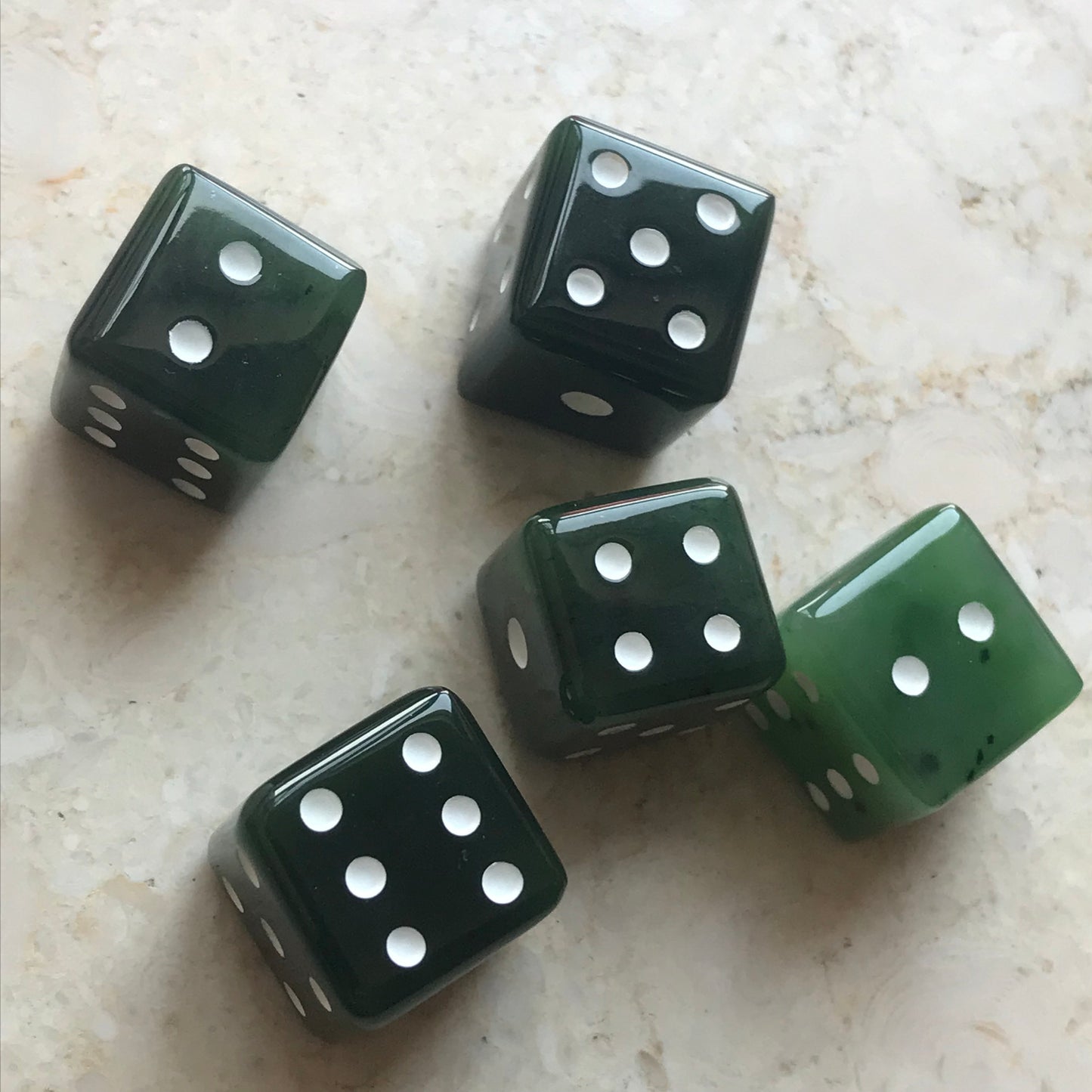 Würfelperlen Natürlicher grüner Nephrit kanadischer Jade Greenstone