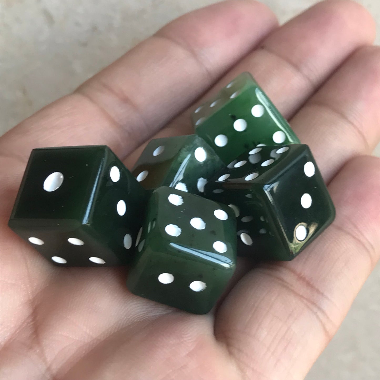 Würfelperlen Natürlicher grüner Nephrit kanadischer Jade Greenstone