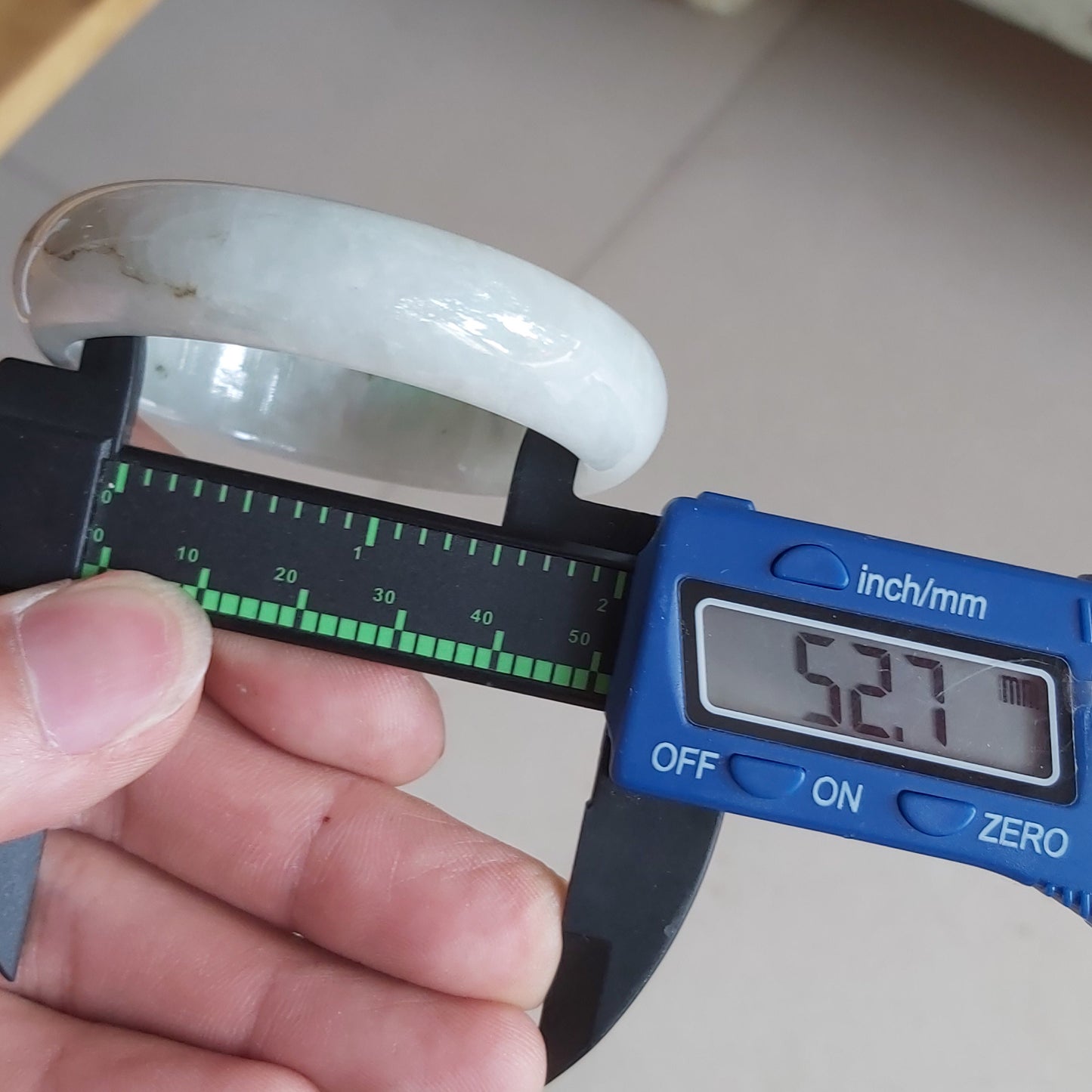 52.7mm Grade A Jade Natural green Round bangle Myanmar jadeite Lady Bracelet Ice green Type A stone small hand female bangle 翡翠飘花手镯