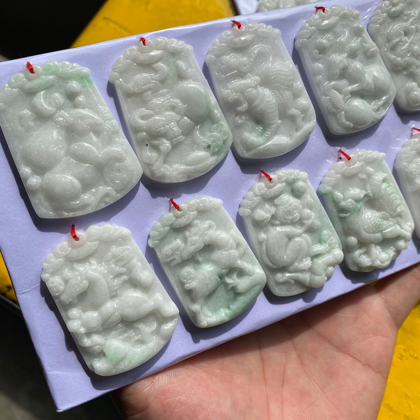 1 Stück natürliche Burma Jade chinesische Zwölf Sternzeichen grün handgemachte natürliche Grade A Jadeit Anhänger Halskette Drache OX RAT Pferd Hahn Tiger Ziege