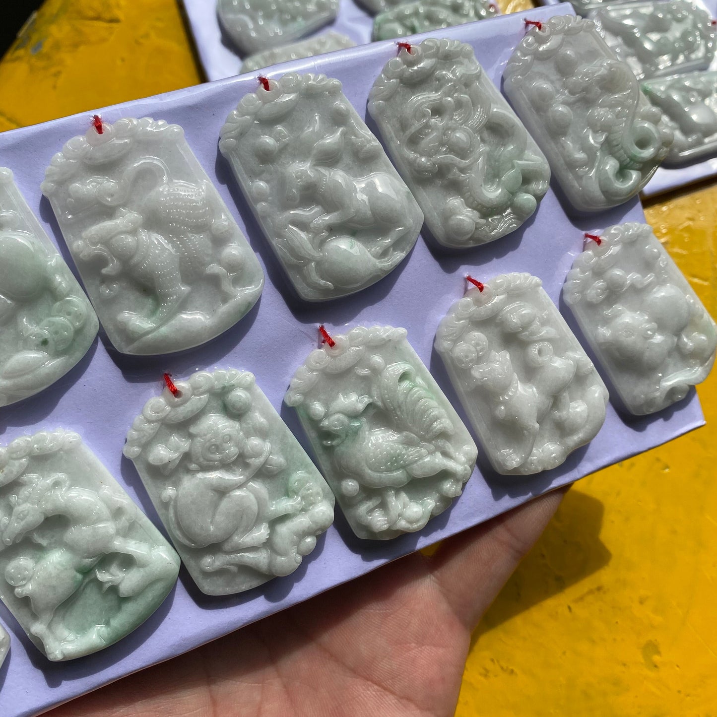 1 Stück natürliche Burma Jade chinesische Zwölf Sternzeichen grün handgemachte natürliche Grade A Jadeit Anhänger Halskette Drache OX RAT Pferd Hahn Tiger Ziege