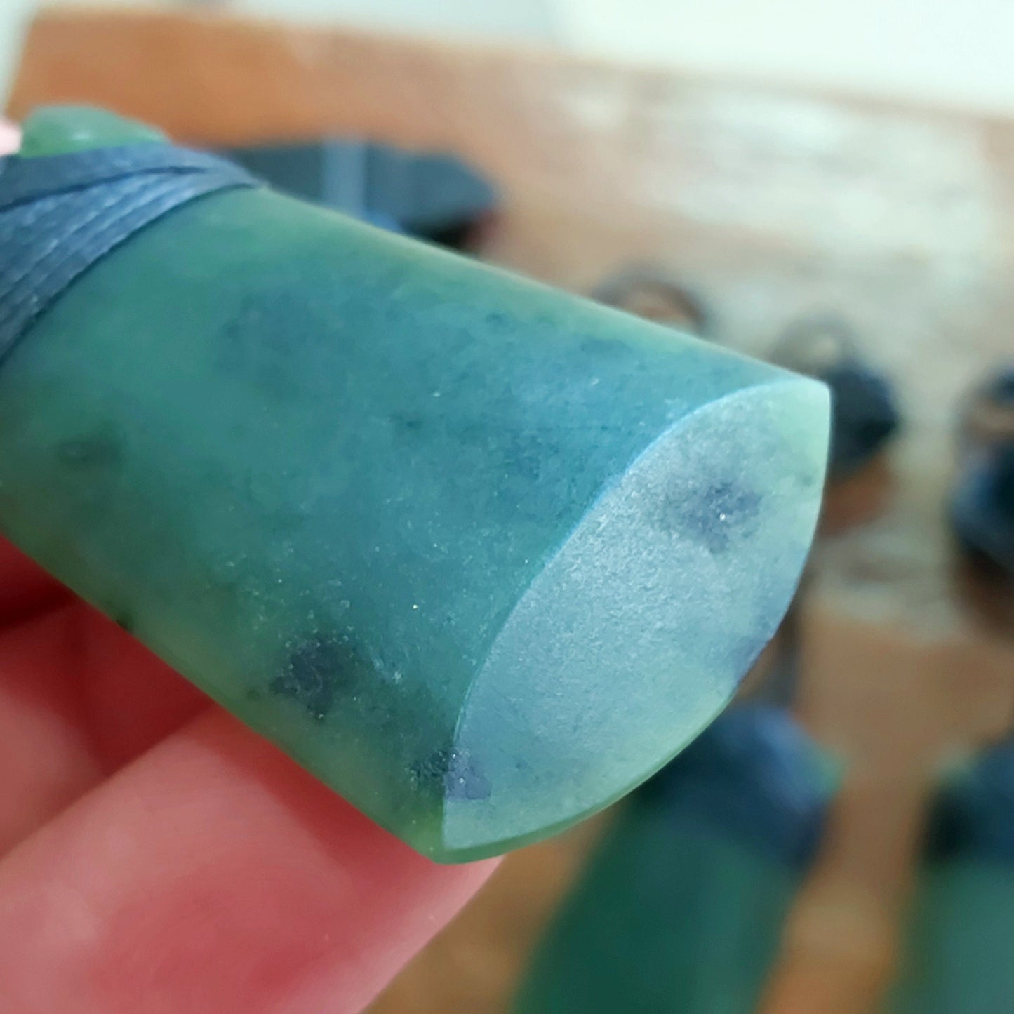 Natürlicher grüner Axt-Anhänger NEUSEELAND-Jade Maori-Stil NZ Nephrit weiblicher Greenstone Pounamu schwarzes Seil kanadischer Jaspis Aquaman-Halskette
