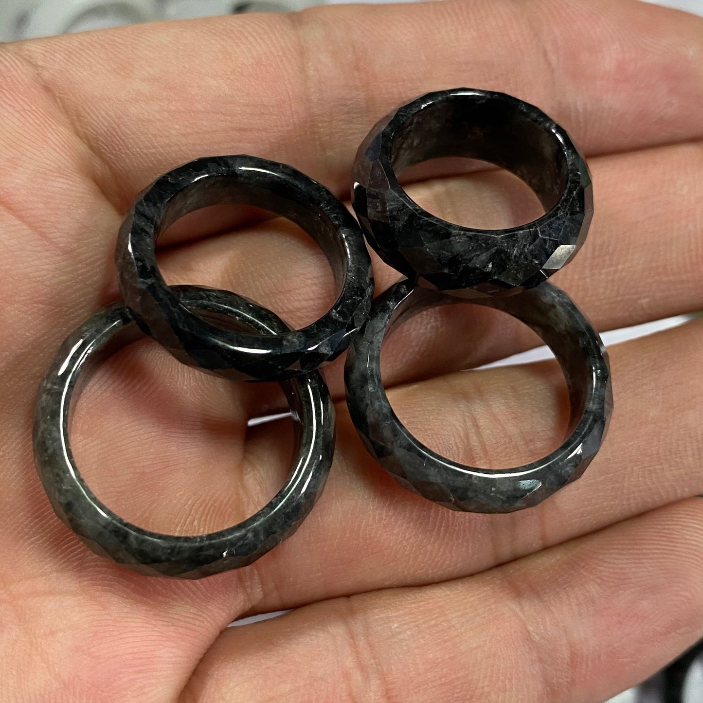 US-Größe 5-10 Jadeit Diamantschliff Multi Facet Ring Natürlicher Jadeit der Güteklasse A Burma Jade schwarzer Jadeit Edelstein Myanmar Jadeit Schmuck Geschenk