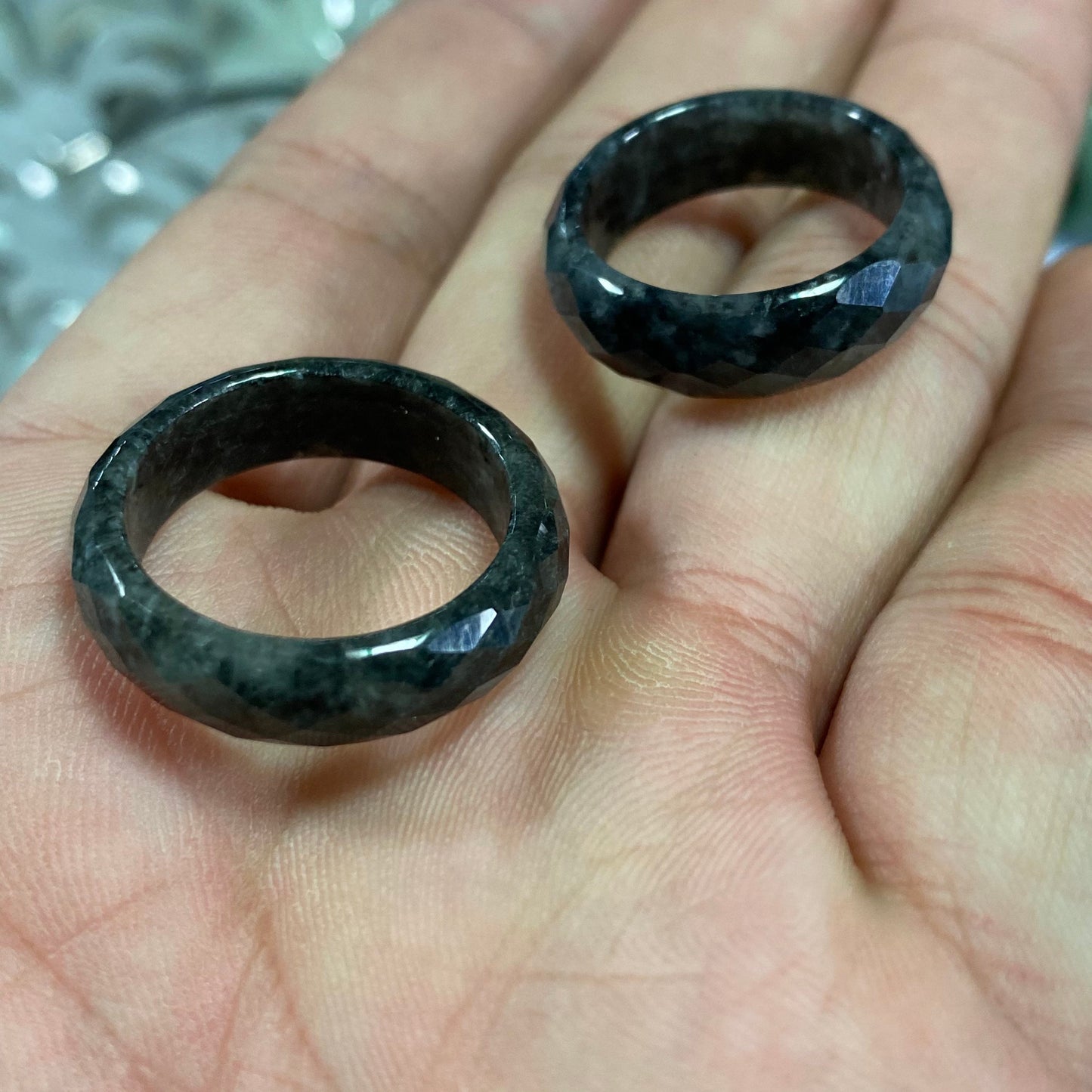 US-Größe 5-10 Jadeit Diamantschliff Multi Facet Ring Natürlicher Jadeit der Güteklasse A Burma Jade schwarzer Jadeit Edelstein Myanmar Jadeit Schmuck Geschenk