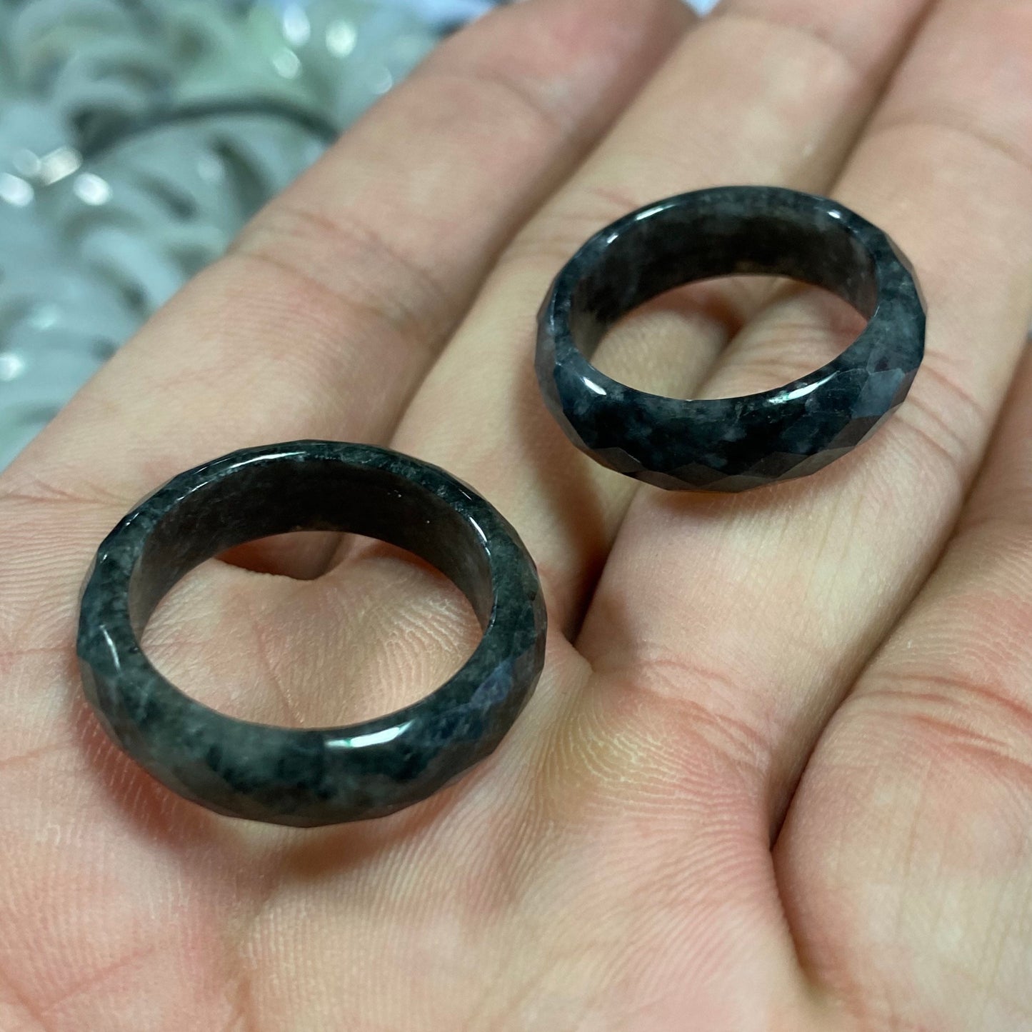 US-Größe 5-10 Jadeit Diamantschliff Multi Facet Ring Natürlicher Jadeit der Güteklasse A Burma Jade schwarzer Jadeit Edelstein Myanmar Jadeit Schmuck Geschenk