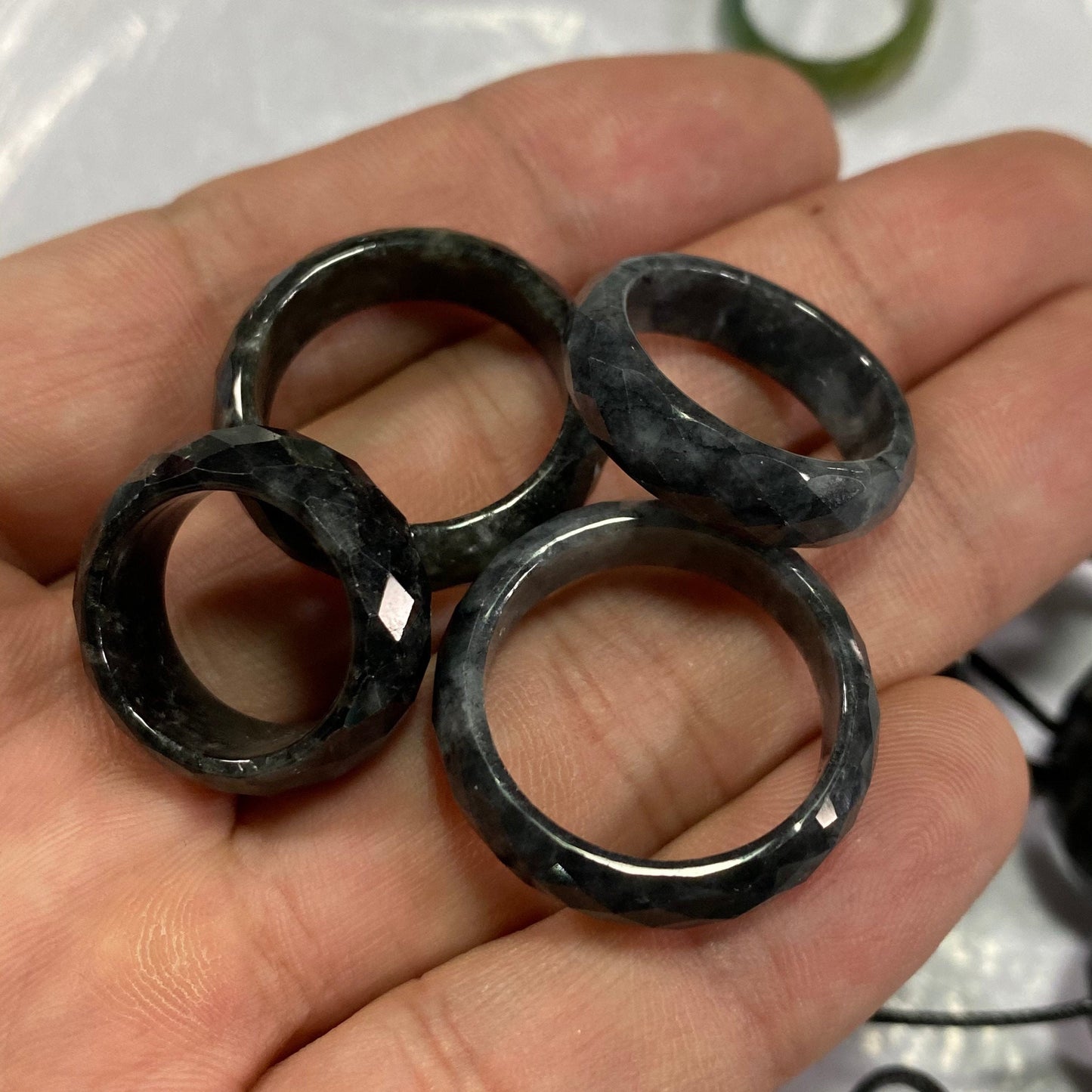 US-Größe 5-10 Jadeit Diamantschliff Multi Facet Ring Natürlicher Jadeit der Güteklasse A Burma Jade schwarzer Jadeit Edelstein Myanmar Jadeit Schmuck Geschenk