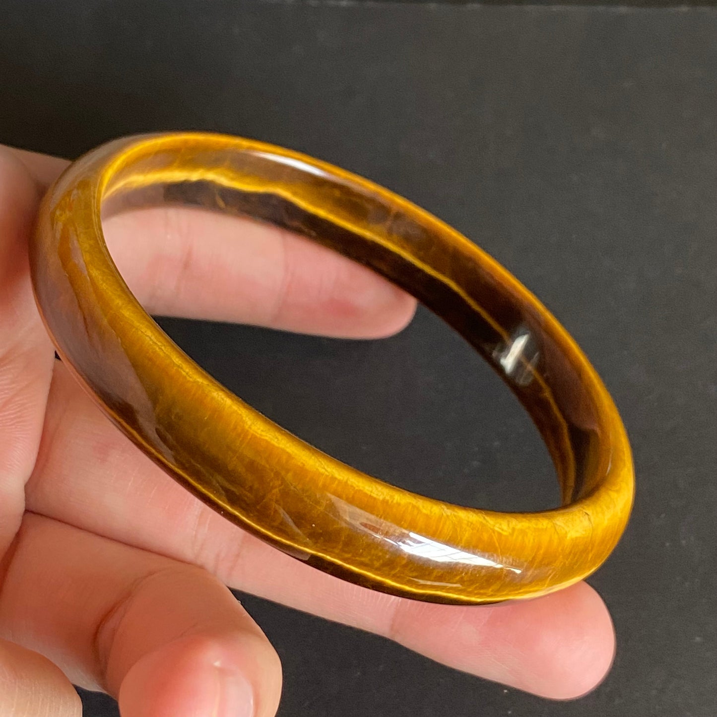 76mm Großhandel natürliches Tigerauge rundes Armband schöne Schnitzerei Ein Jade-Armreif gelbe Tigerauge-Halskette f. Armreif