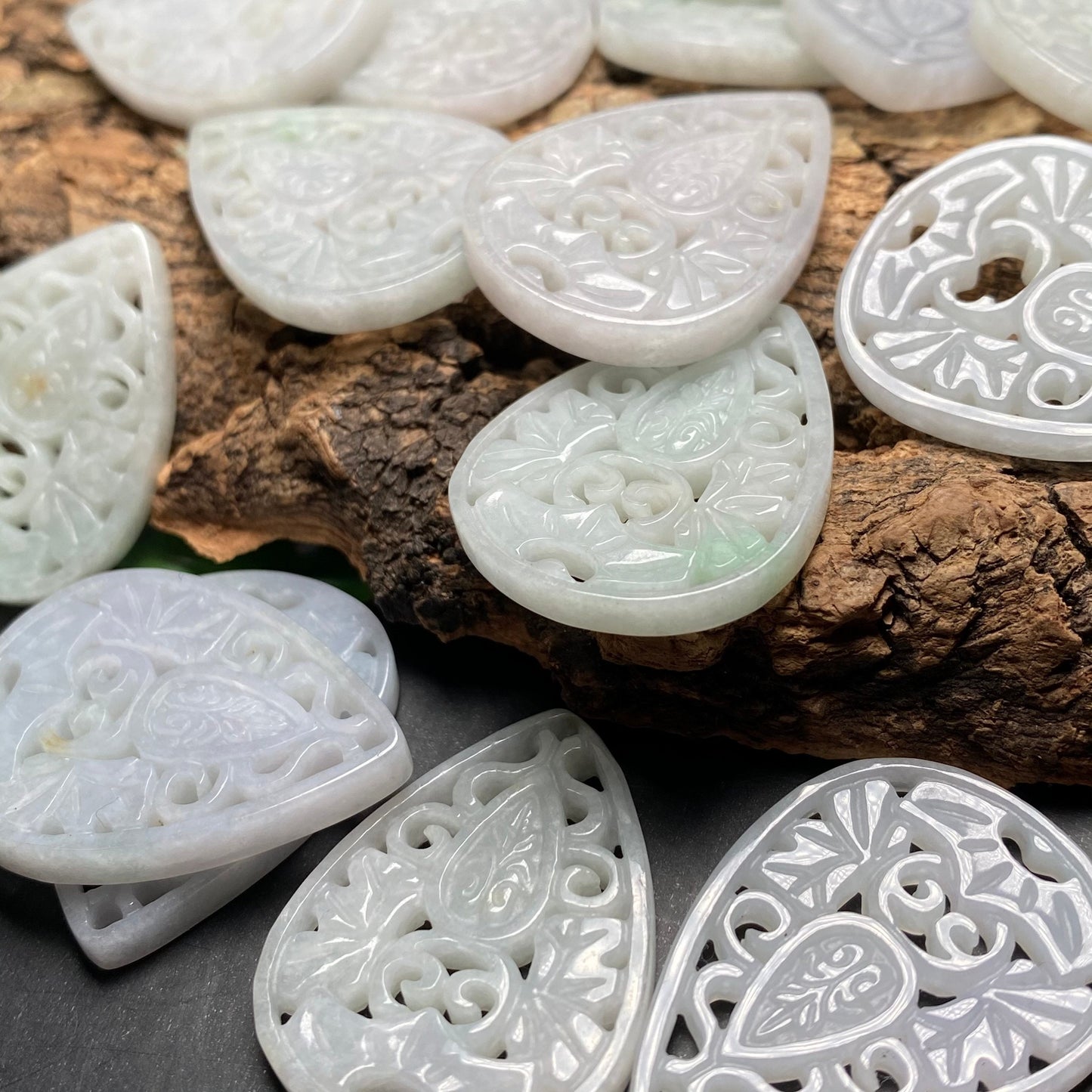 Vintage chinesischer Wassertropfen Anhänger Natur Grade A Jade Myanmar Jadeit Burma Jade Stein Perlen Säugling Baby Mädchen Diy Ohrringe Tropfen
