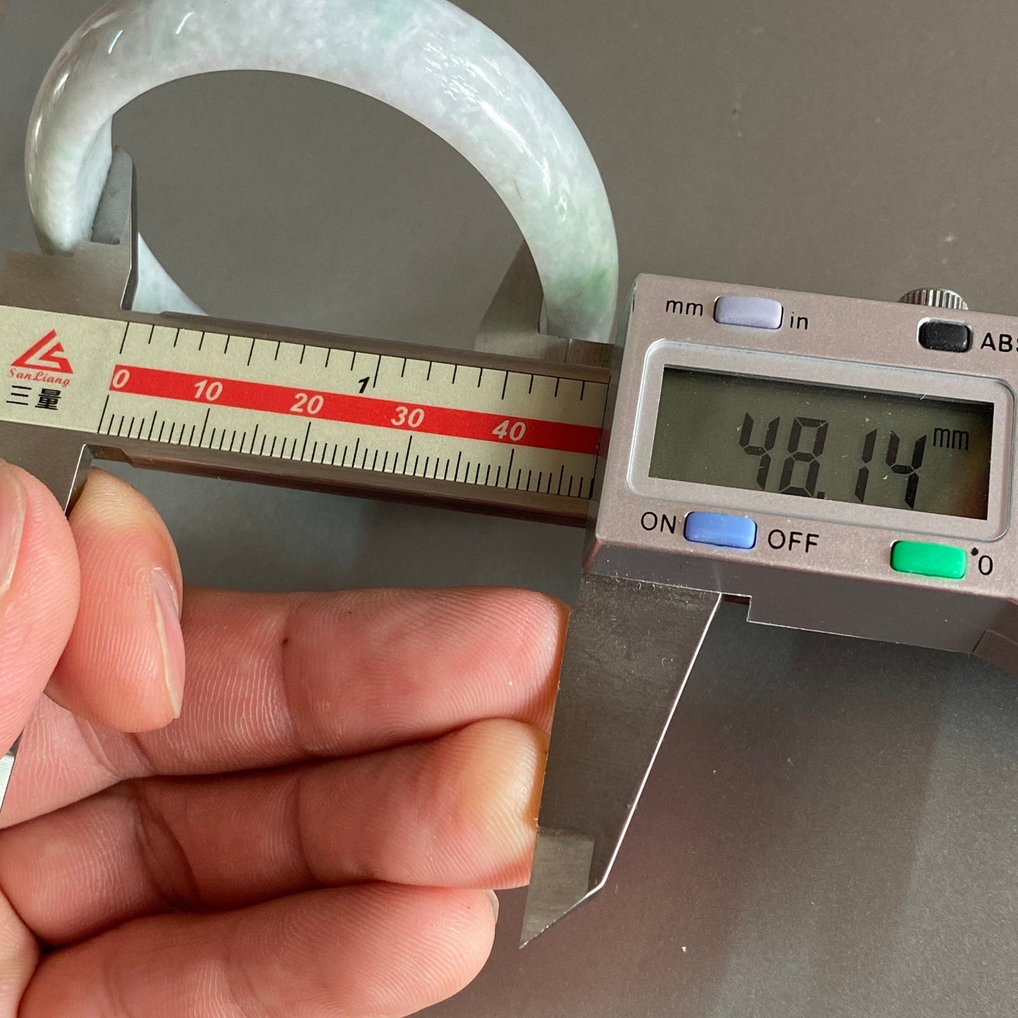 53.8×48.1mm Grade A Jade Natural green Round bangle Myanmar jadeite Lady Bracelet Ice green Type A stone small hand female bangle 翡翠飘花手镯