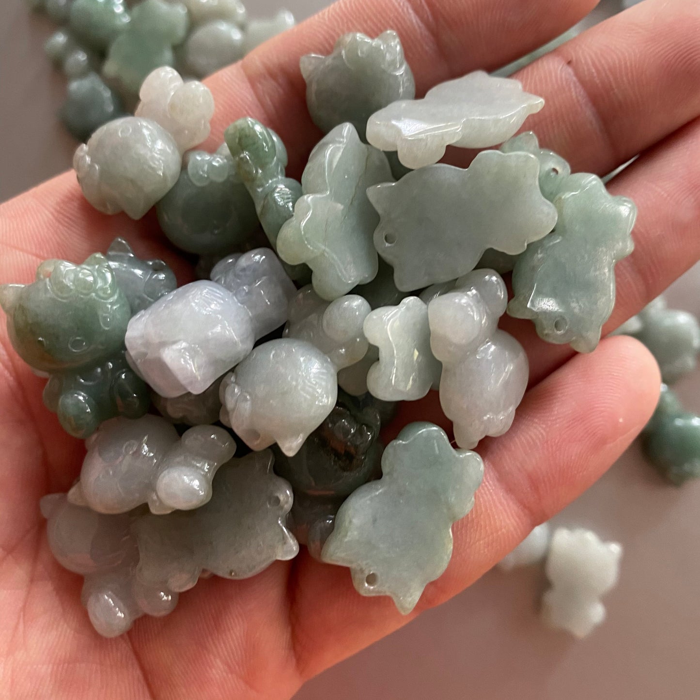 Naturgrüner Jade-Hallo-süßer Kitty-Cat-Anhänger der Güteklasse A. Natürlicher grauer Jade-ICE-Burma-Jadeit-Cartoon-Perlen-Ohrring-Tropfen-Geschenk-Anhänger