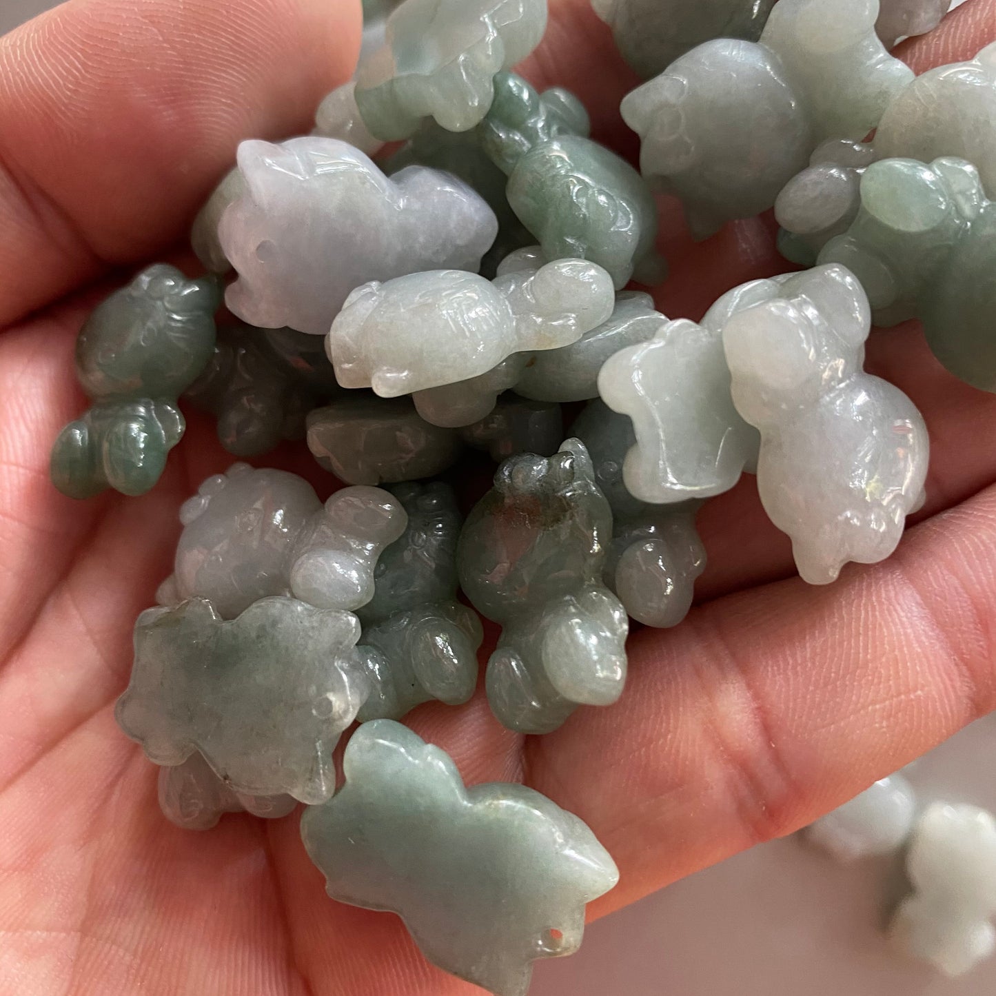 Naturgrüner Jade-Hallo-süßer Kitty-Cat-Anhänger der Güteklasse A. Natürlicher grauer Jade-ICE-Burma-Jadeit-Cartoon-Perlen-Ohrring-Tropfen-Geschenk-Anhänger