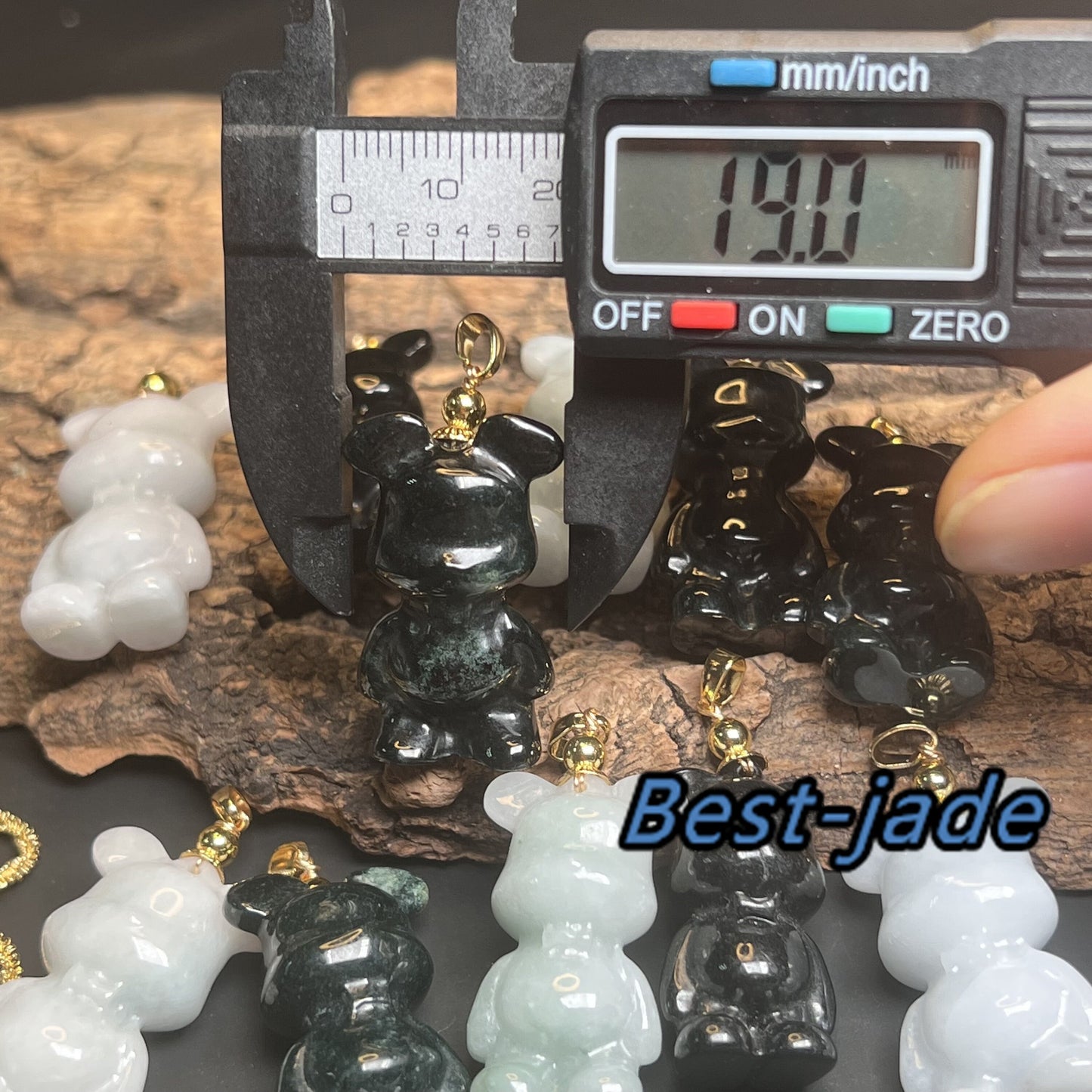 4 Farben Bär Anhänger Natur Grün Grade A Jade Burma Jadeit 3D Cartoon Ohrringe 14k vergoldet Bügel schwarze Jade Geburtstag Jade Geschenk