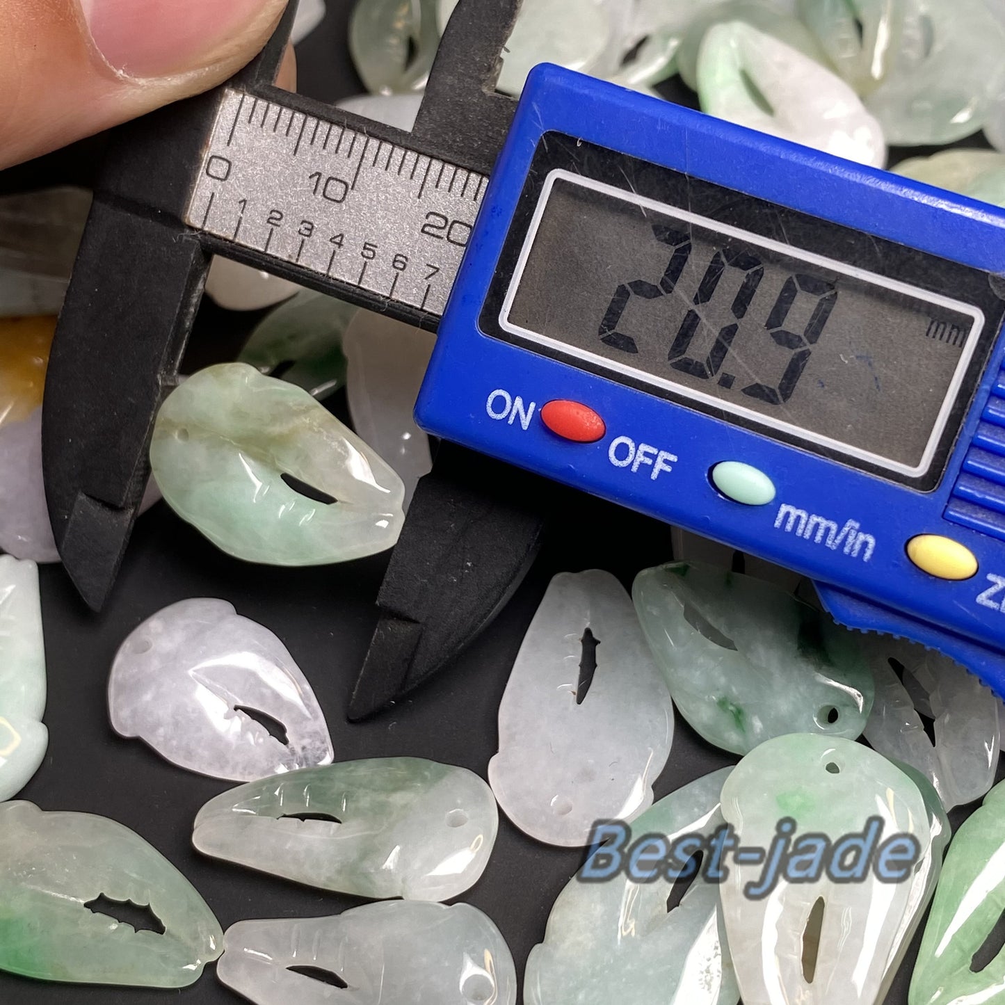 Krabbenklaue Perle Grade A Jade Natürliche grüne Jade Lose Perle Burma Jadeit Perlen DIY Ohrringe Tropfen Schmuck Geschenk Baby Anhänger Weihnachtskaktus