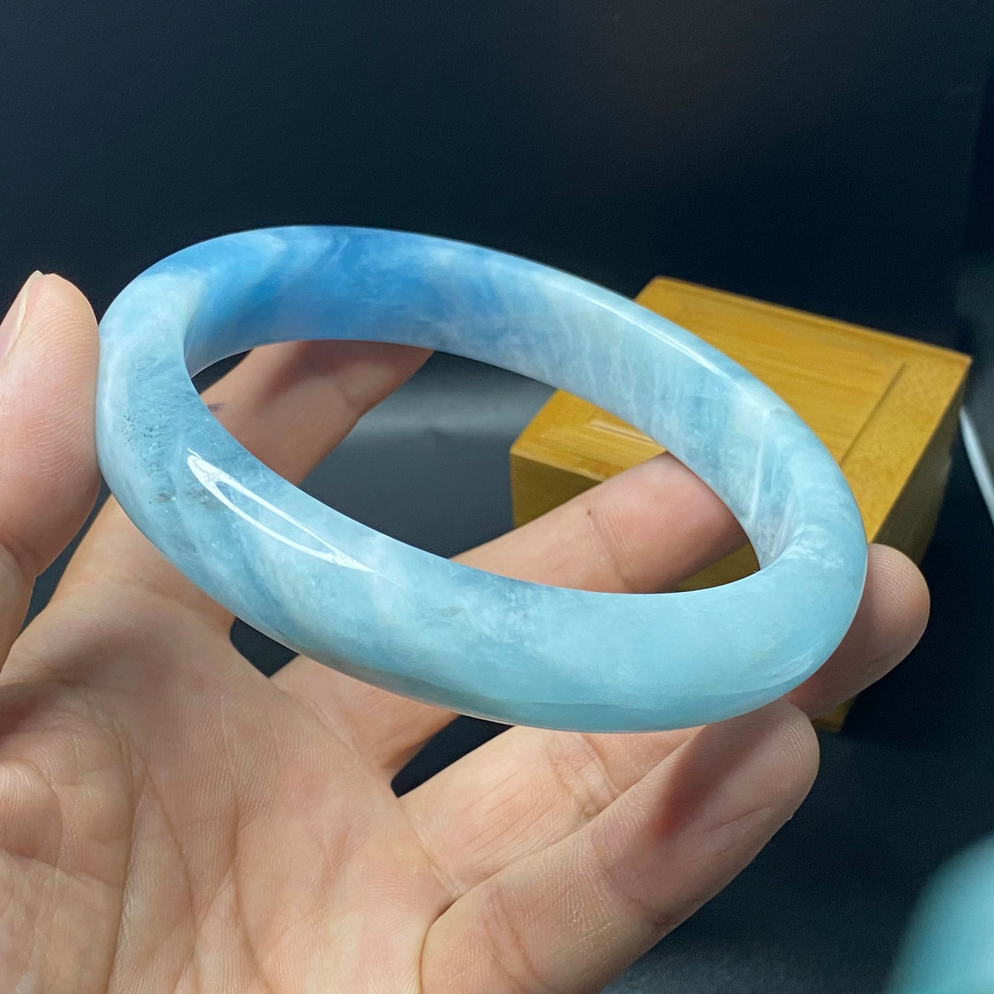 Riesiger 76,8 mm natürlicher massiver Aquamarin-Armreif, blauer Quarzkristall-Edelstein, rundes Armband, Braut-Brautjunfer-Geschenke, Hochzeitsgeschenke, Schmuck-Jade
