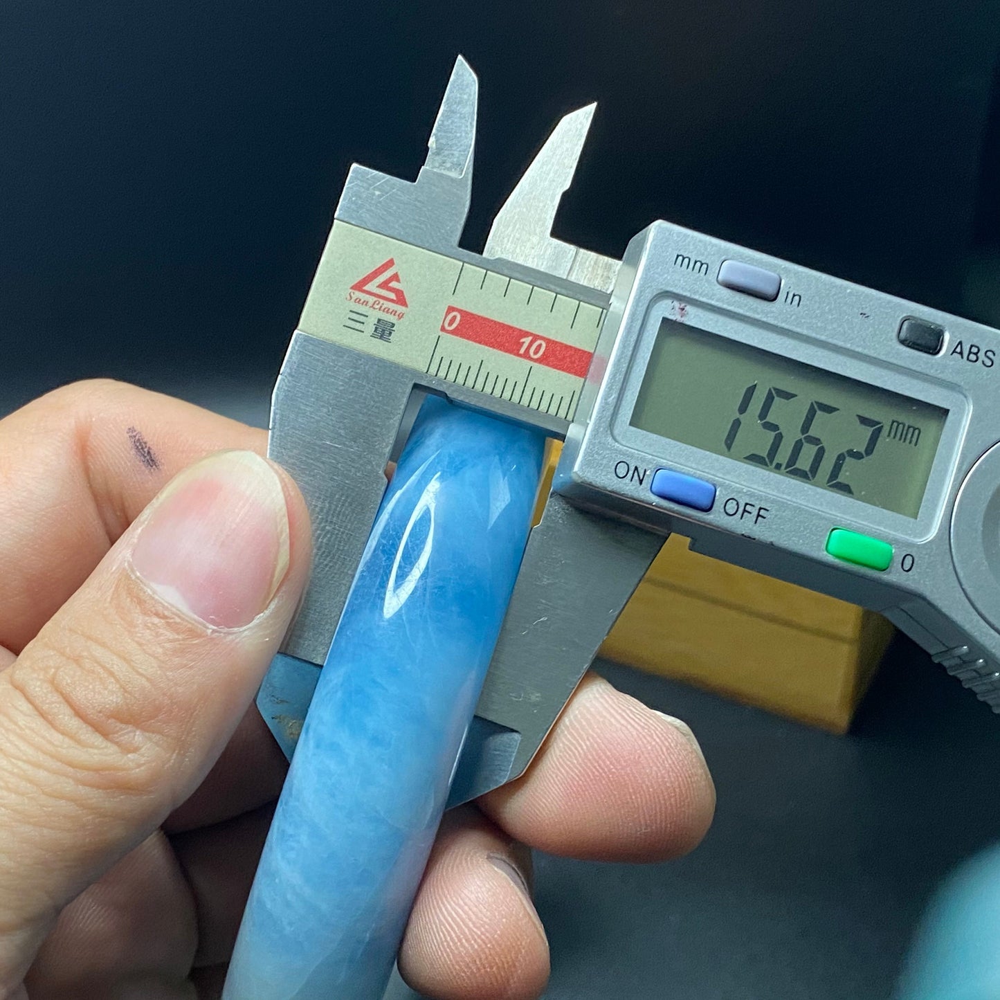 Riesiger 76,8 mm natürlicher massiver Aquamarin-Armreif, blauer Quarzkristall-Edelstein, rundes Armband, Braut-Brautjunfer-Geschenke, Hochzeitsgeschenke, Schmuck-Jade