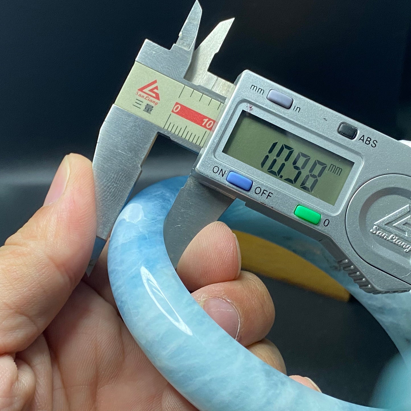 Riesiger 76,8 mm natürlicher massiver Aquamarin-Armreif, blauer Quarzkristall-Edelstein, rundes Armband, Braut-Brautjunfer-Geschenke, Hochzeitsgeschenke, Schmuck-Jade