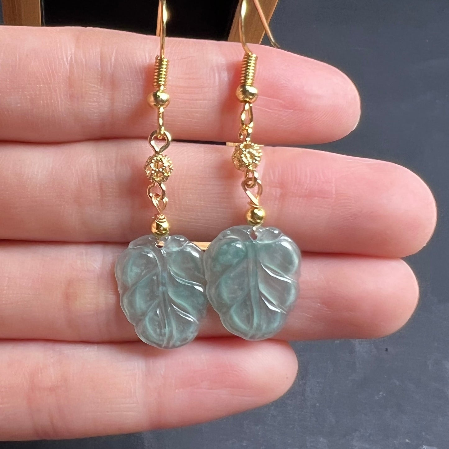 Natürlicher Jadeit, transparente Blatt-Ohrhänger aus Jade mit vergoldeter Öse, Burma-Jade, Güteklasse A, Jade-Ohrring, Jadeperlen, Schmuck, Geschenk für Sie