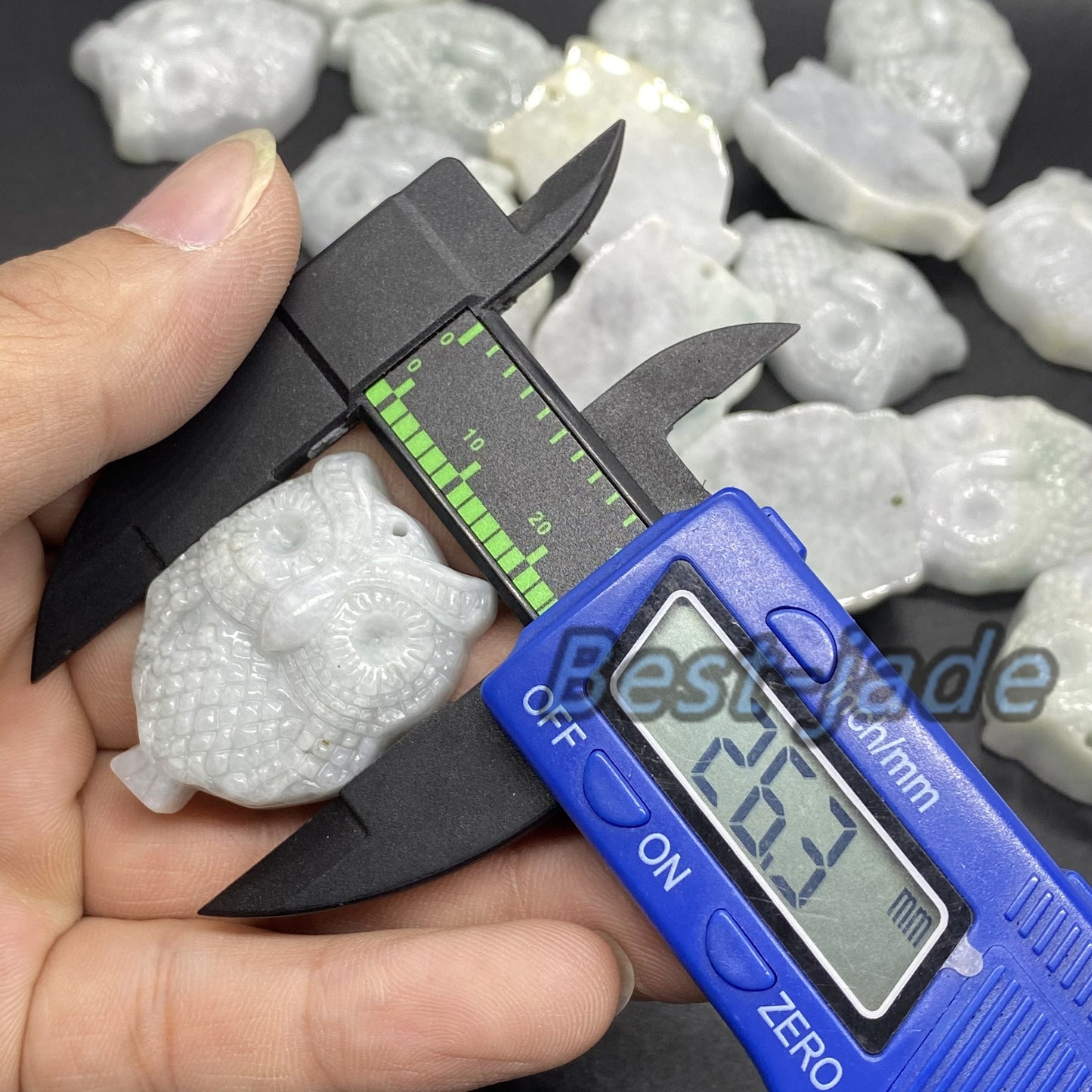 Großhandel Glücksnachteule Natur Grade A Jade Myanmar Jadeit Anhänger Burma Jade Perlen Traumfänger DIY Schmuck Geschenk