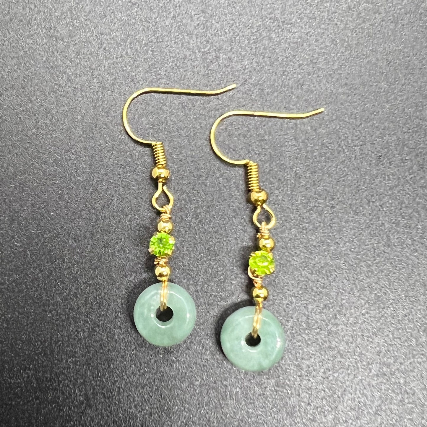 Natürliche Jadeit Donut Ohrhänger Jade Ohrringe mit vergoldeter Öse Burma Jade Grade A Jade Earbob Jade lose Perlen Schmuck Geschenk für Sie
