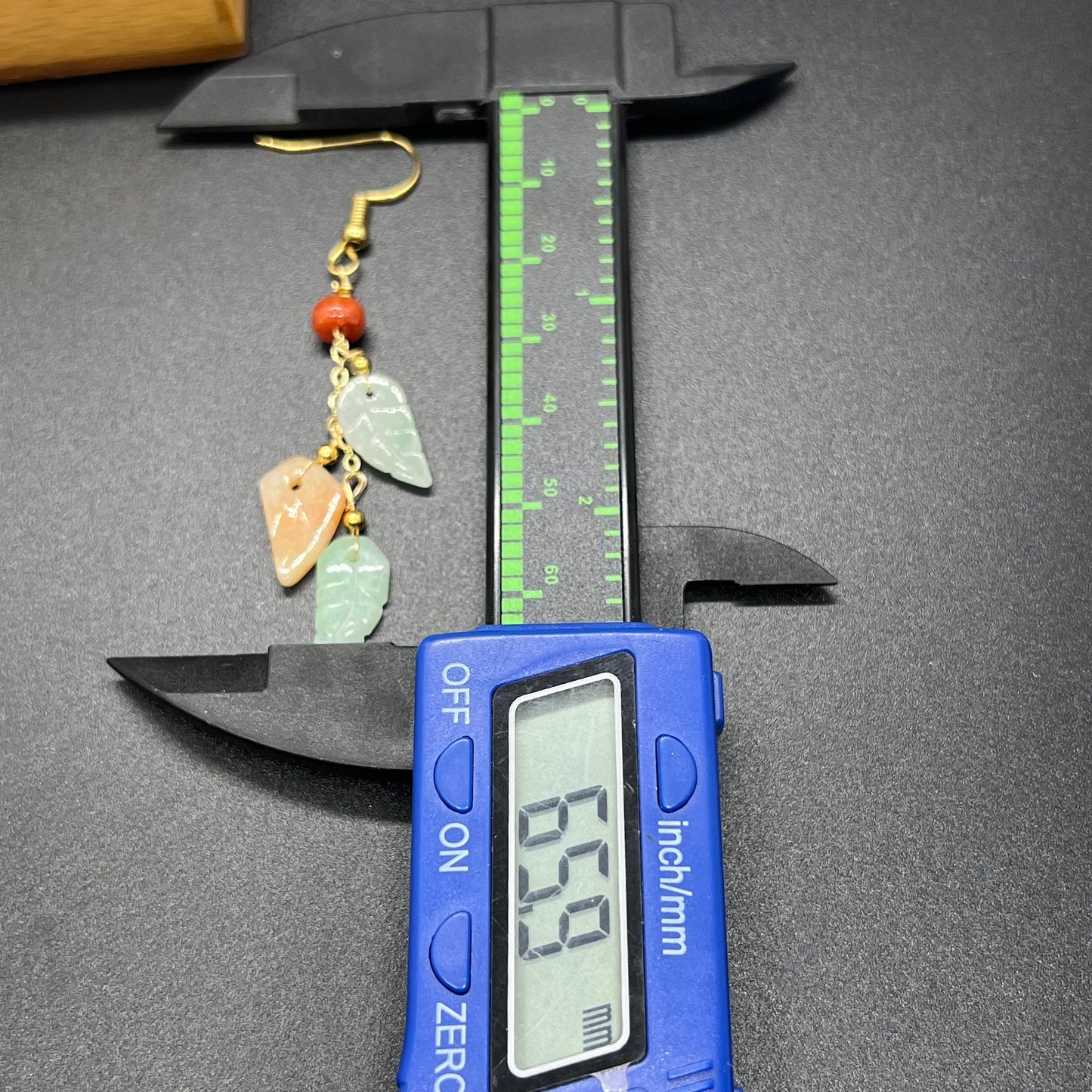 Natürliche Jadeit Blatt Ohrhänger Jade Ohrringe mit vergoldeter Öse Burma Jade Grade A Jade Earbob Jade lose Perlen Schmuck Geschenk für Sie