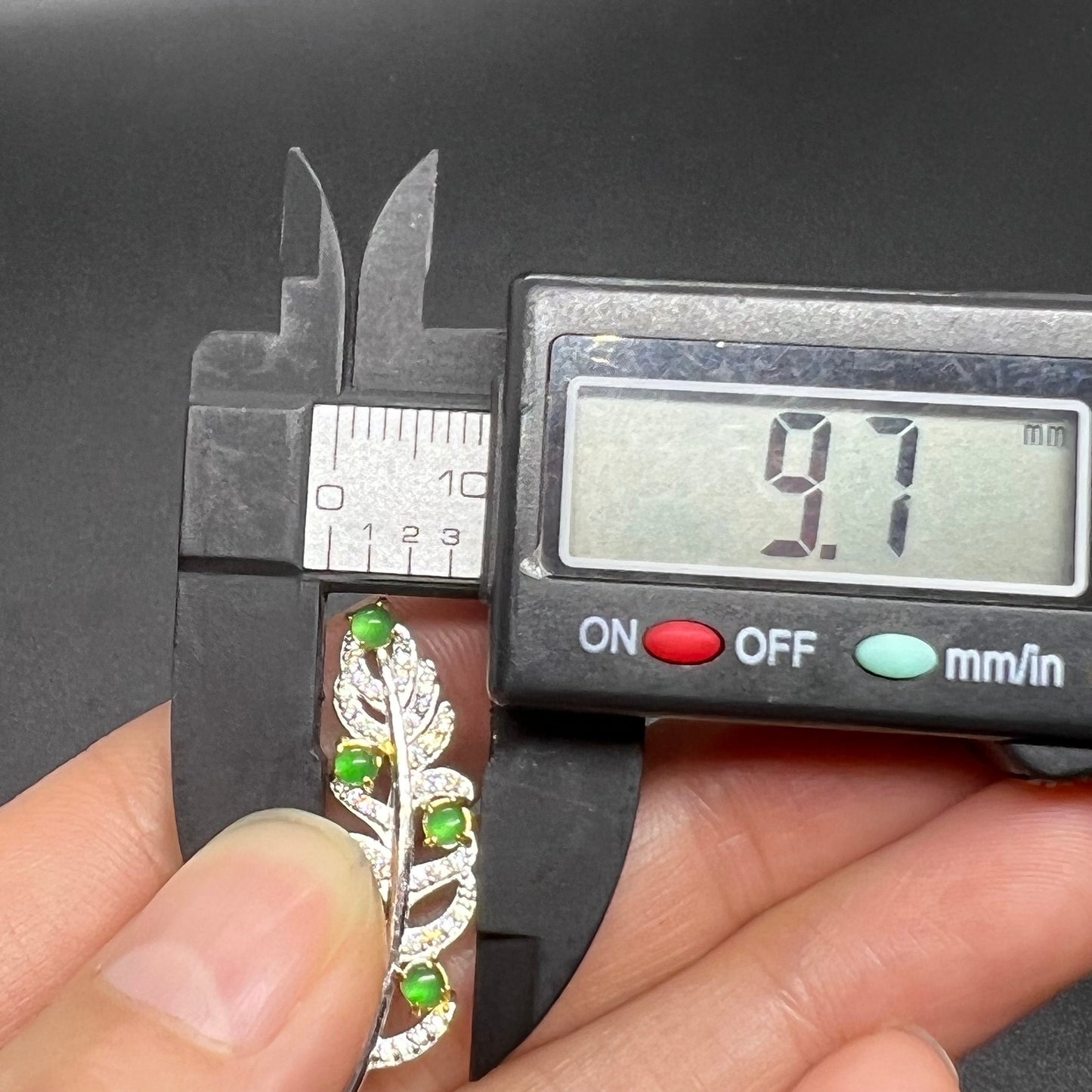 Natürliche Jadeit-Feder-Brosche, transparente Jade mit S925-Öse, Burma-Jade, Güteklasse A, lose Perlen, Brustnadel, Schmuck, Geschenk für Sie