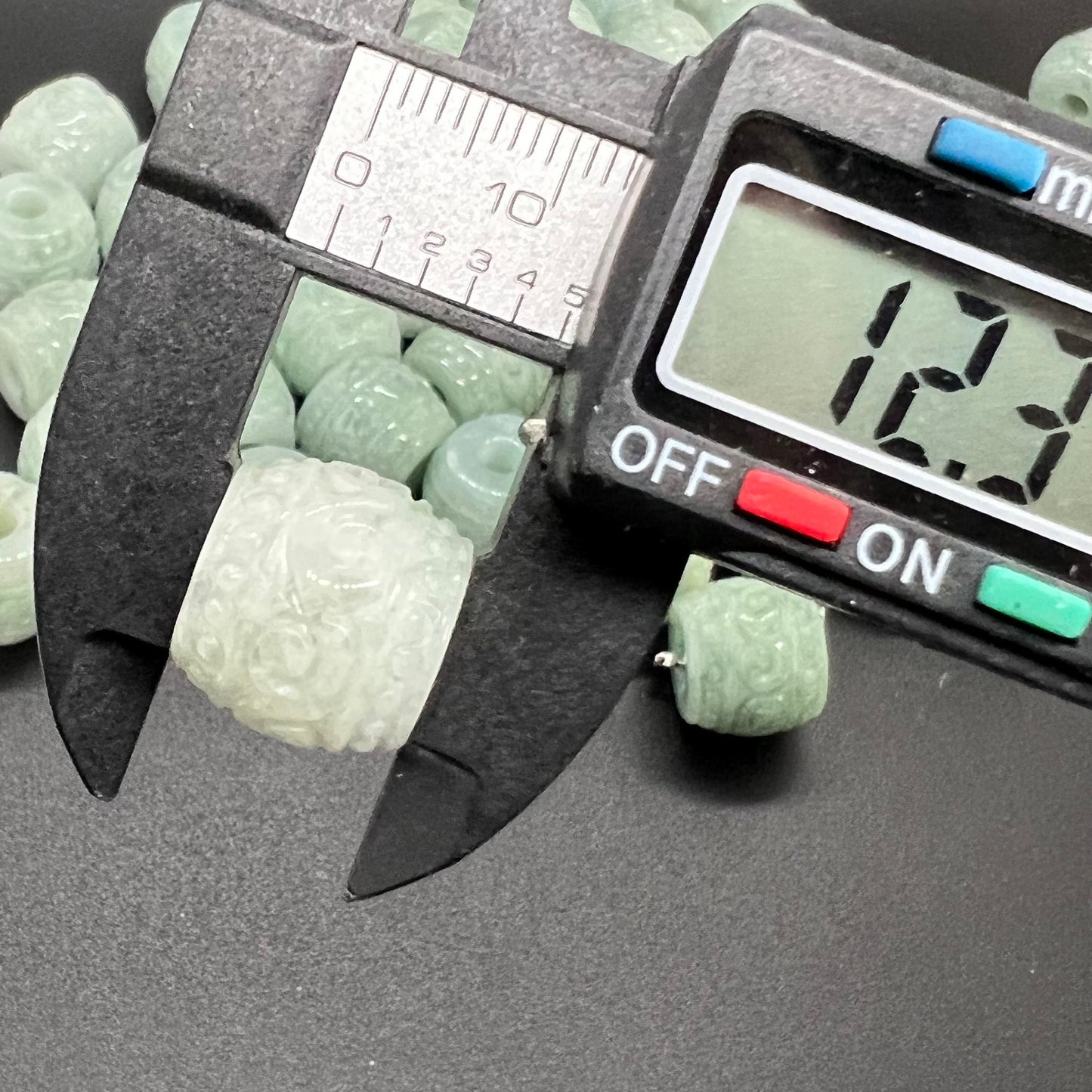 Großhandel Grade A Jade Fassperlen Perle Grün Myanmar Jadeit Burma Typ A Jade DIY Anhänger Halskette Ohrringe 翡翠A货