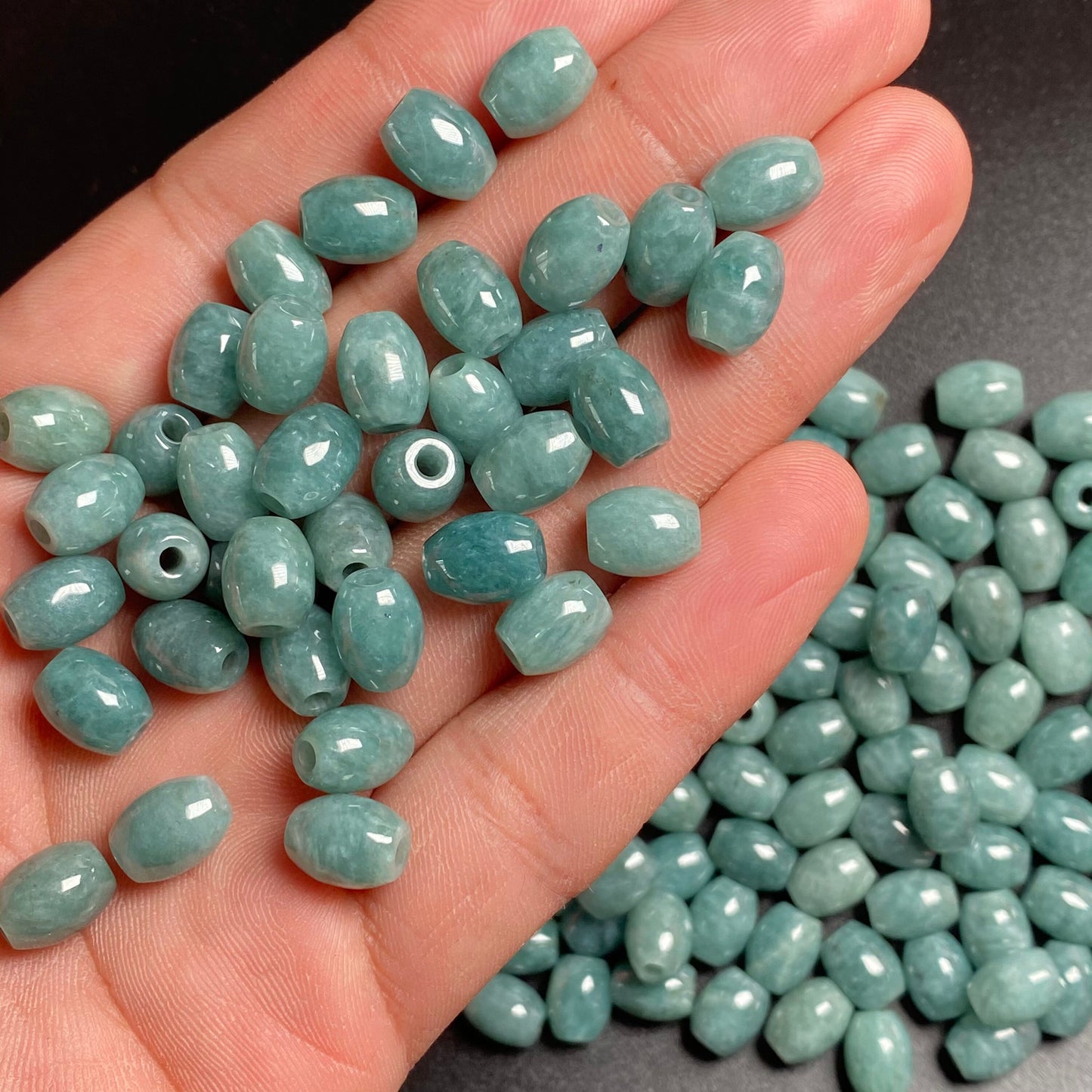 Natürlicher 9,5 mm ovaler guatemaltekischer Jadeit, helltransluzent, blau, Güteklasse A, DIY-Ohrringe, Perlen, Guatemala-Jade-Anhängerperle