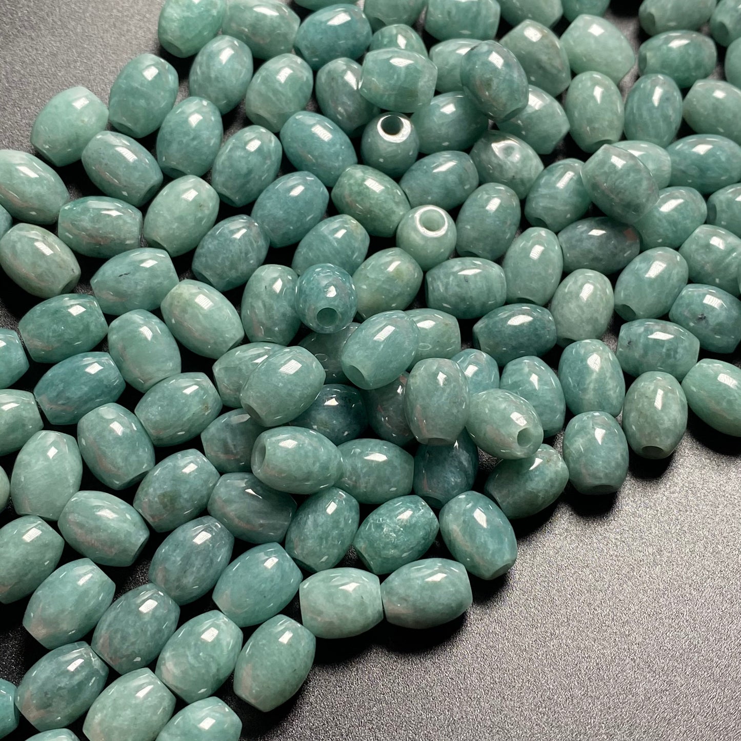 Natürlicher 9,5 mm ovaler guatemaltekischer Jadeit, helltransluzent, blau, Güteklasse A, DIY-Ohrringe, Perlen, Guatemala-Jade-Anhängerperle