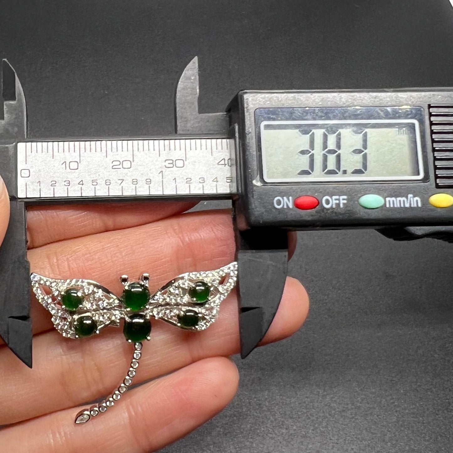 Pfauenbrosche aus natürlichem Jadeit, transparente Jade mit S925-Klammer, Burma-Jade, Güteklasse A, lose Perlen, Brustnadel, Schmuckgeschenk für Sie